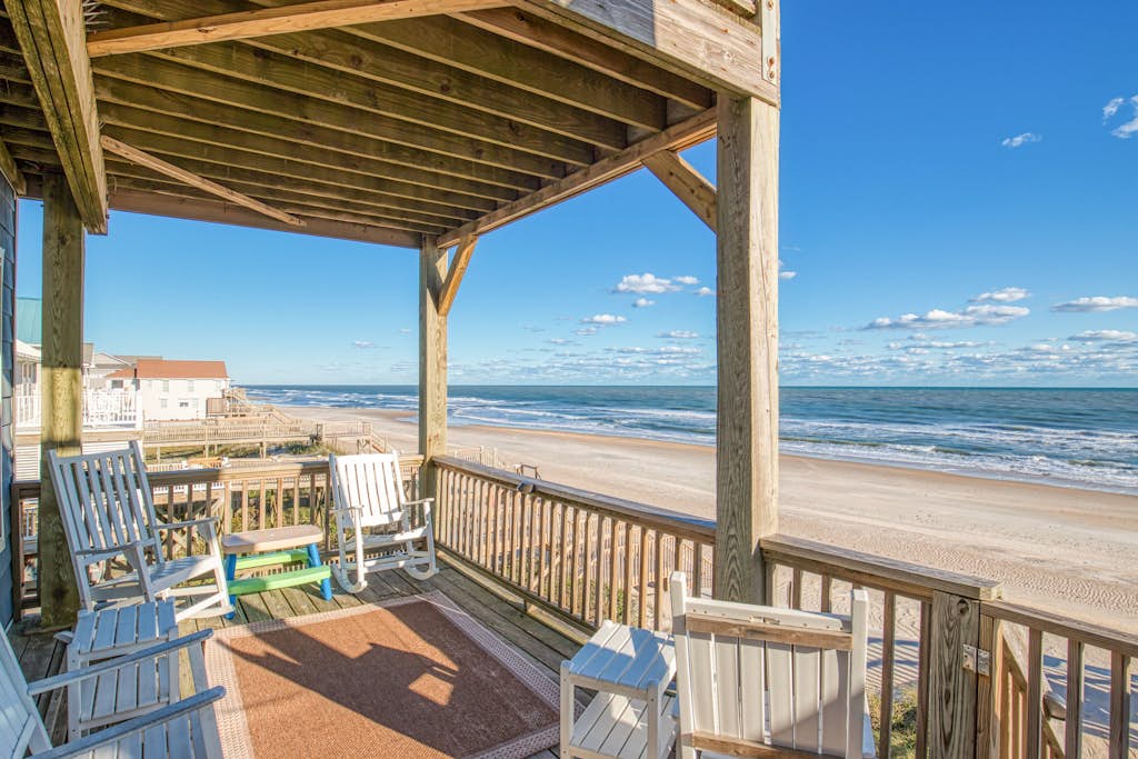 Oceanfront home with beach access, hot tub, washer/dryer & central AC