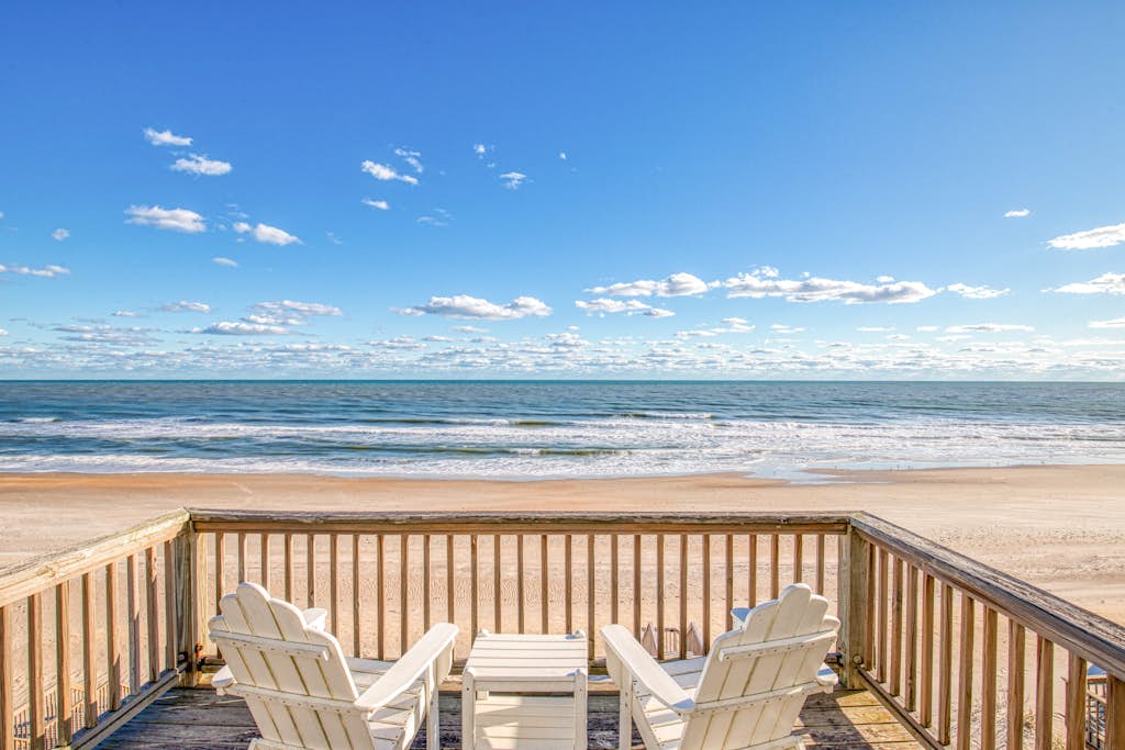 Oceanfront home with beach access, hot tub, washer/dryer & central AC
