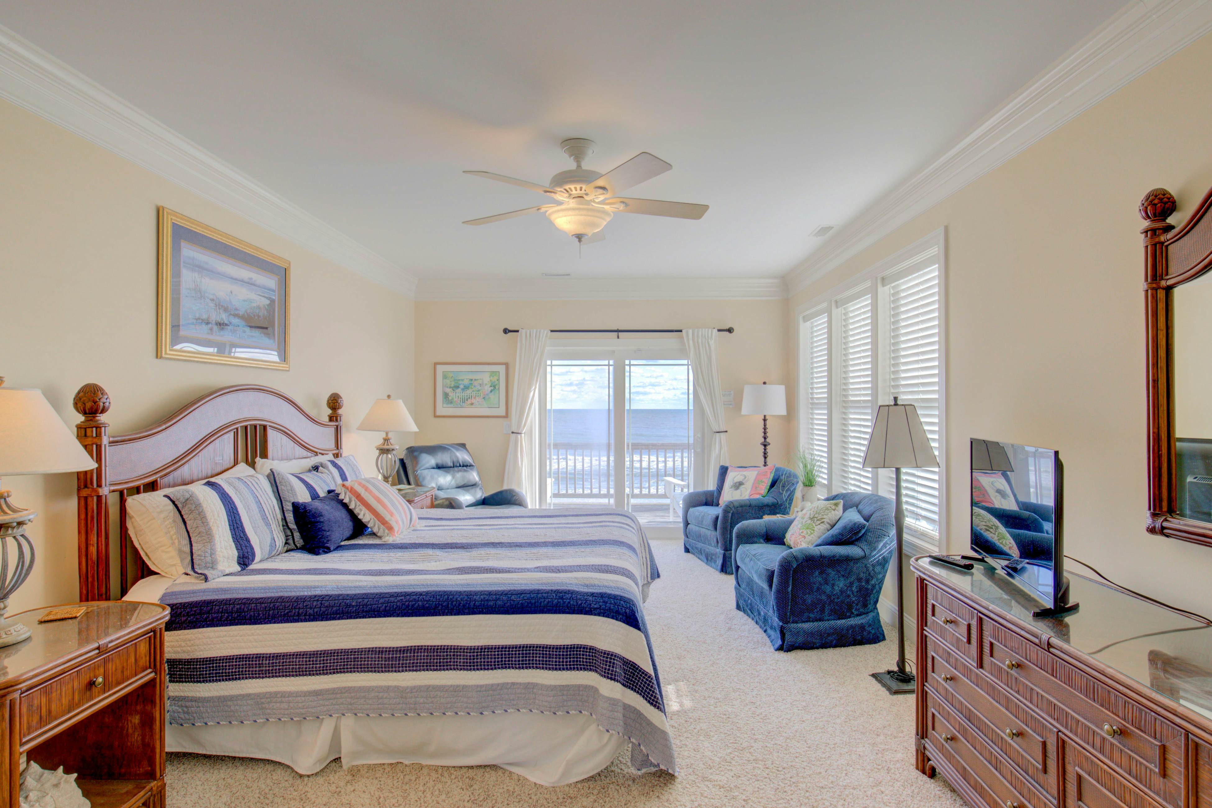 NTB4384 Parrots Perch