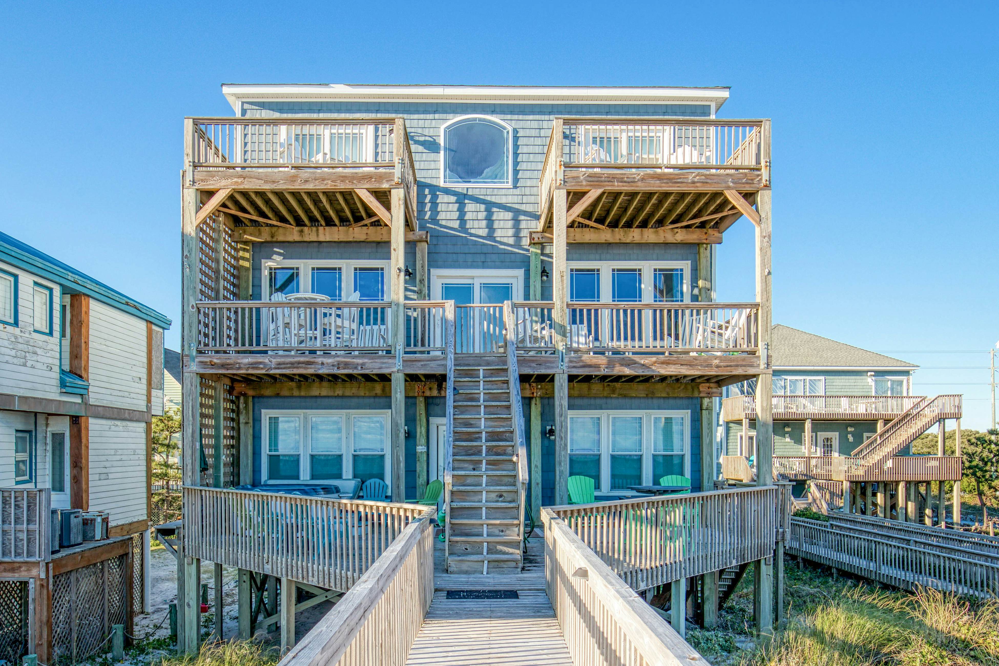 NTB4384 Parrots Perch