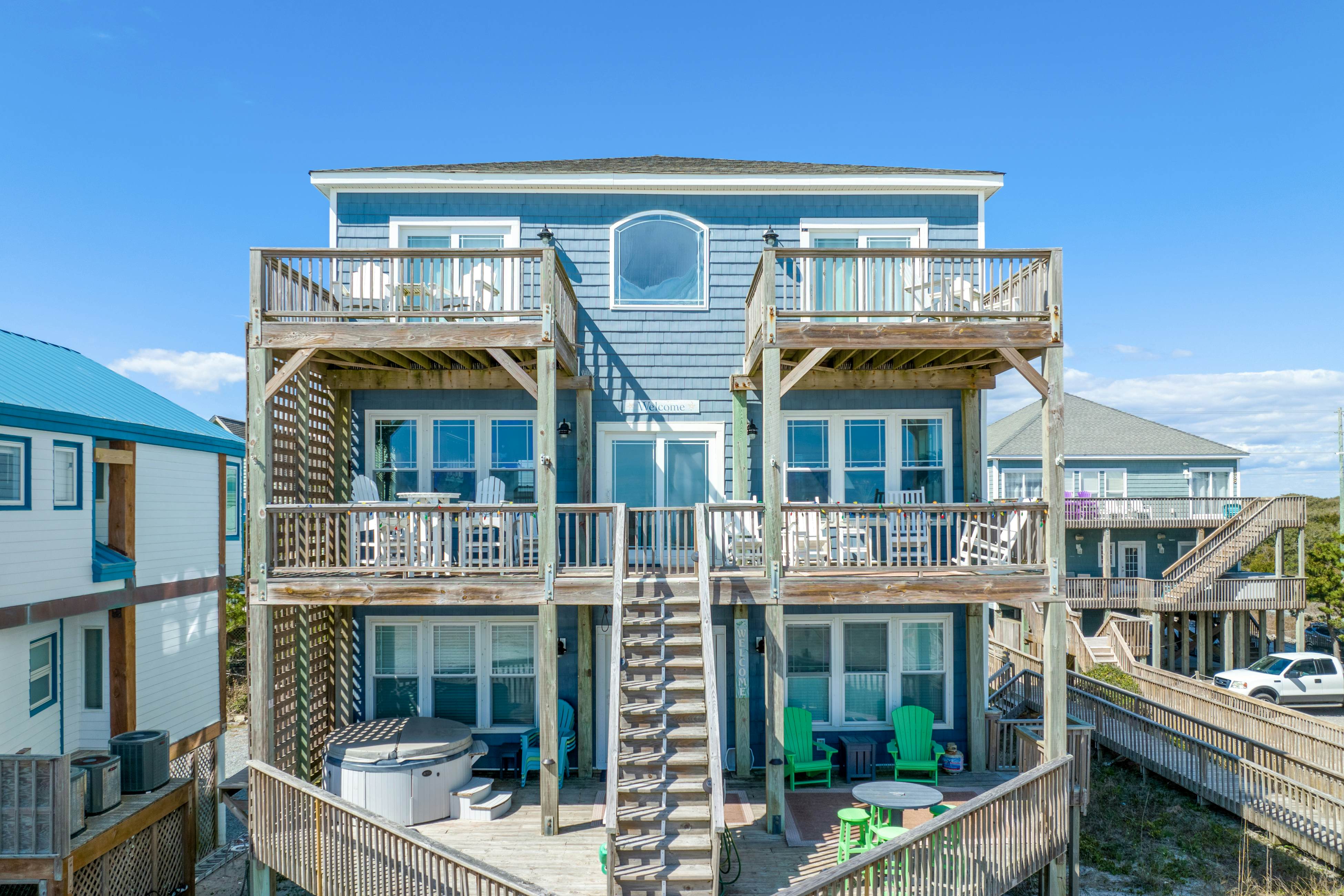 NTB4384 Parrots Perch