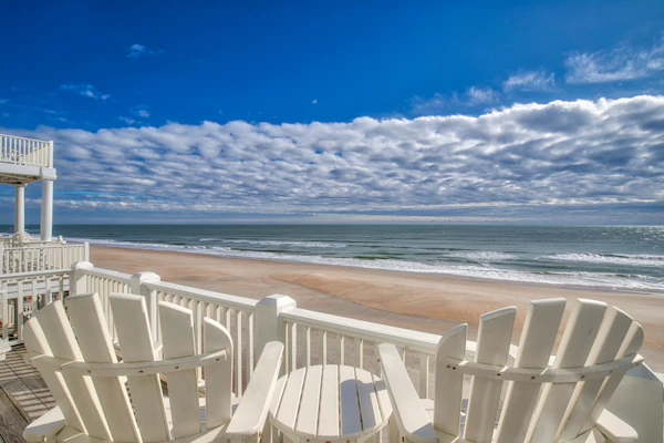 Oceanfront home with beach access, a hot tub, washer/dryer & central AC