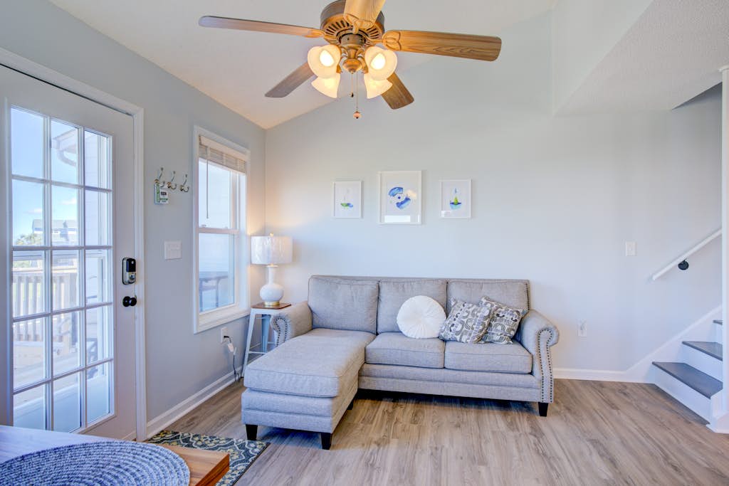 Waterfront duplex with sound views, community pool, deck, washer/dryer, AC