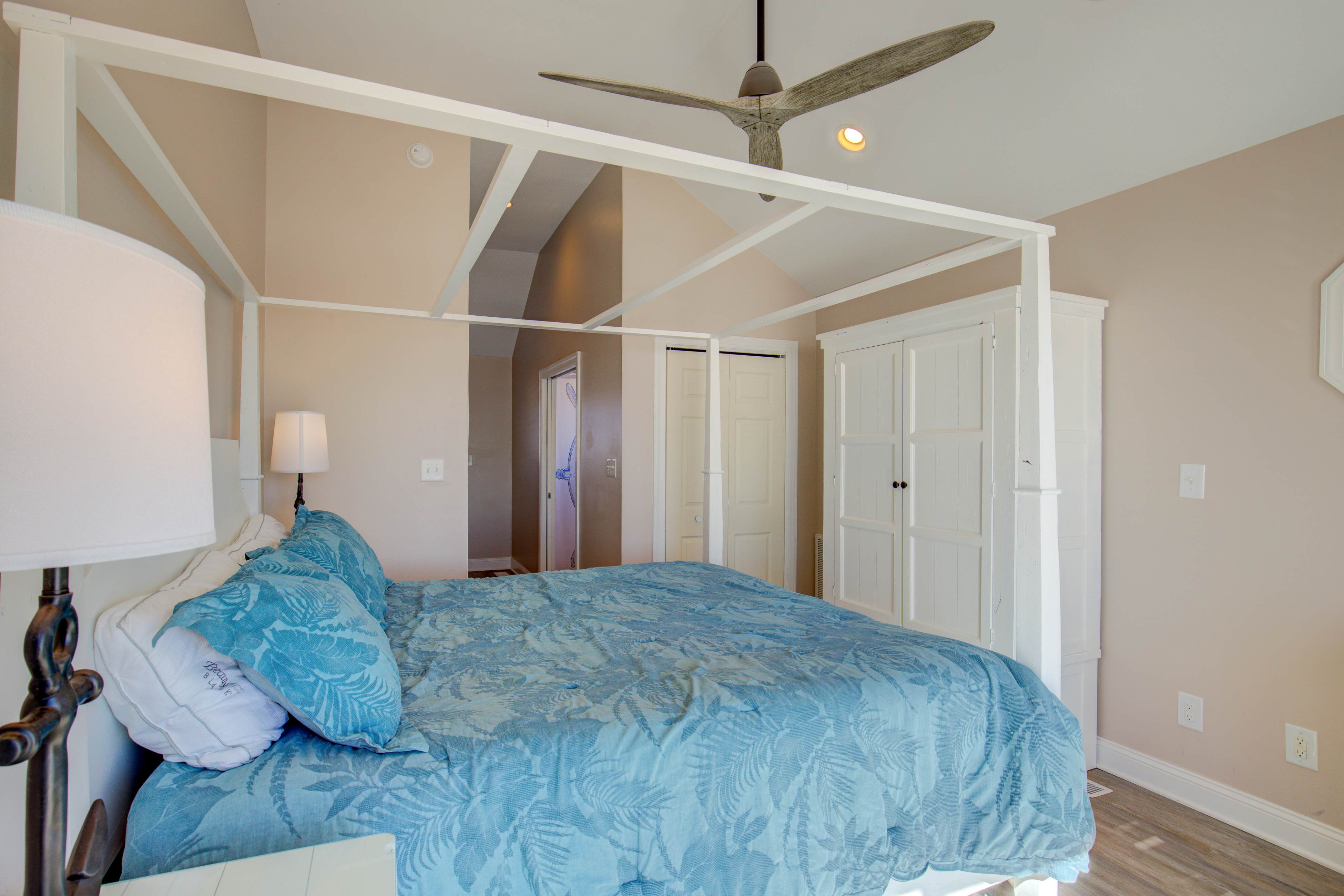 NTBVBTS856 Uncork and Unwind