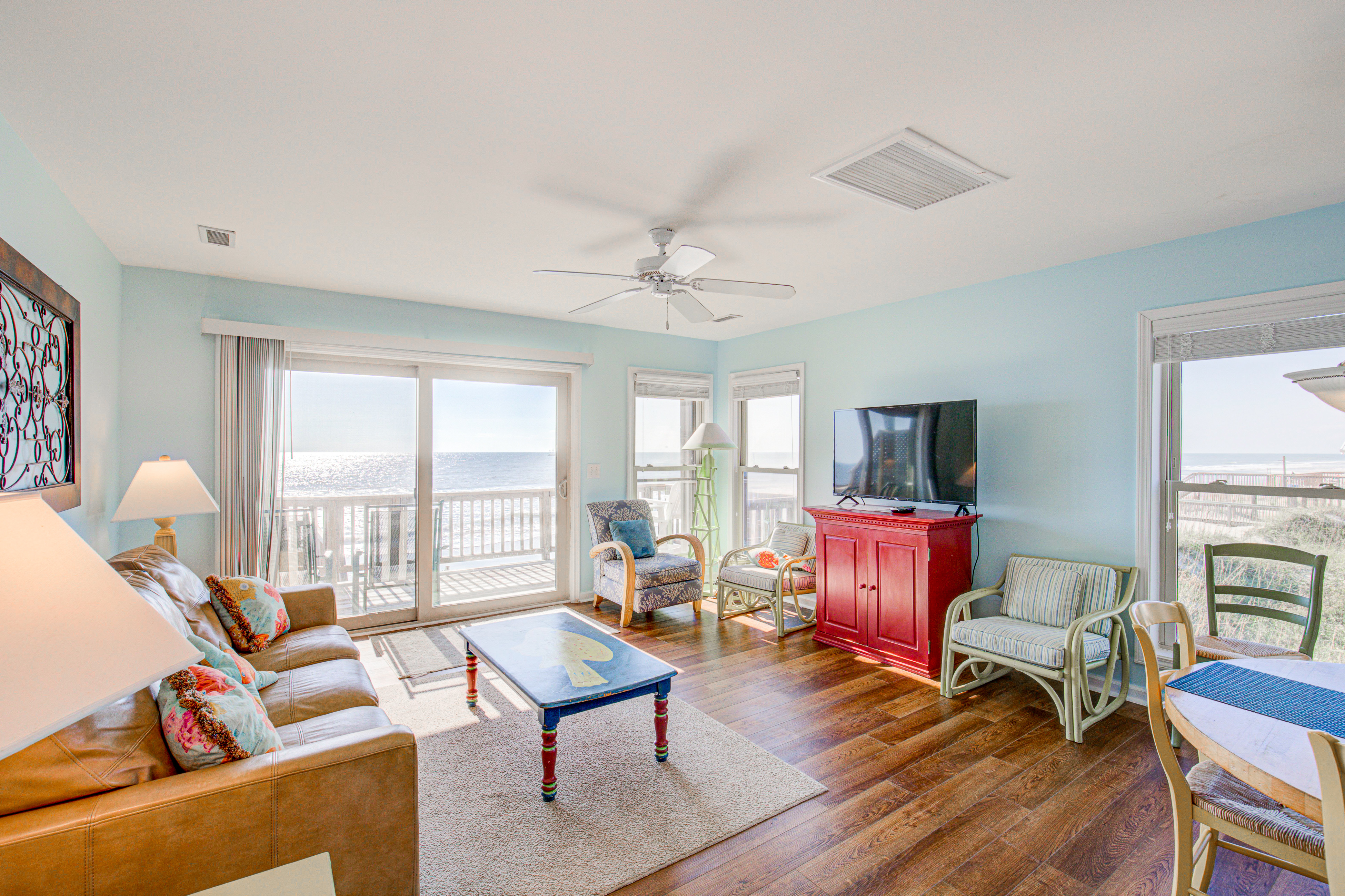Duplex steps from the beach with oceanfront views - central AC & washer/dryer