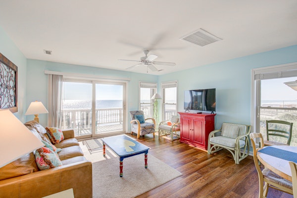 Duplex steps from the beach with oceanfront views - central AC & washer/dryer