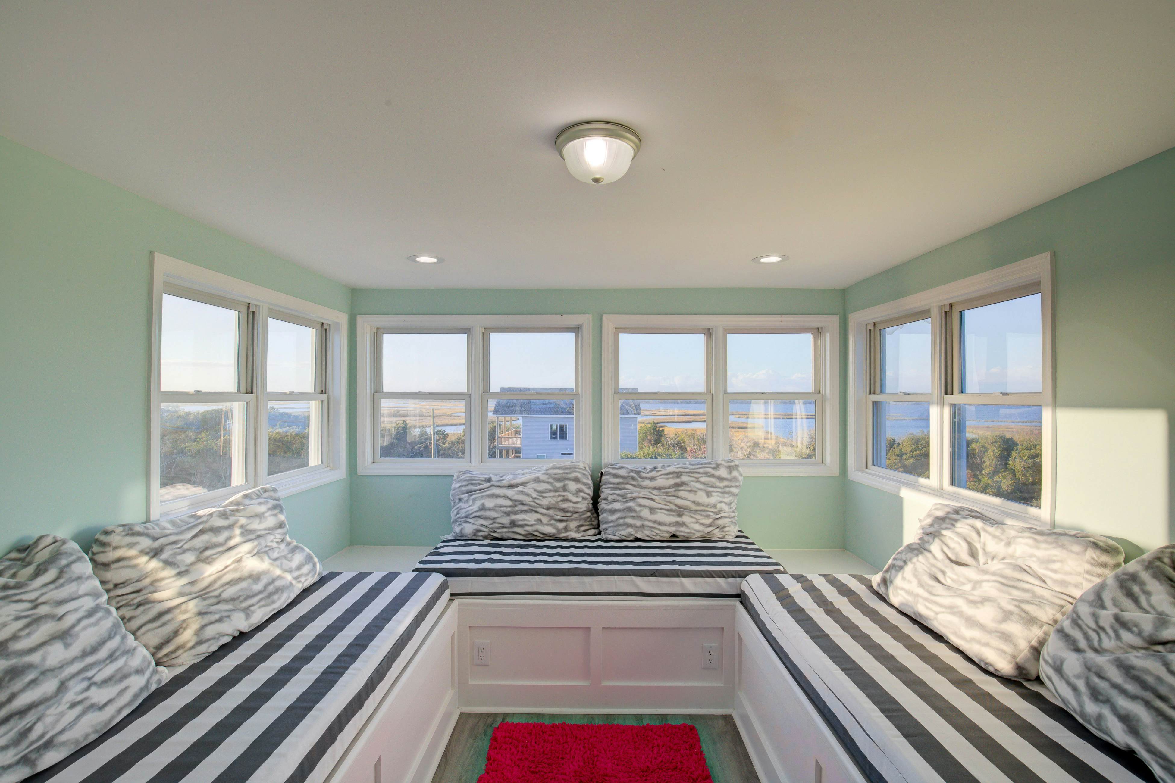 NTB0104 Swallows Nest