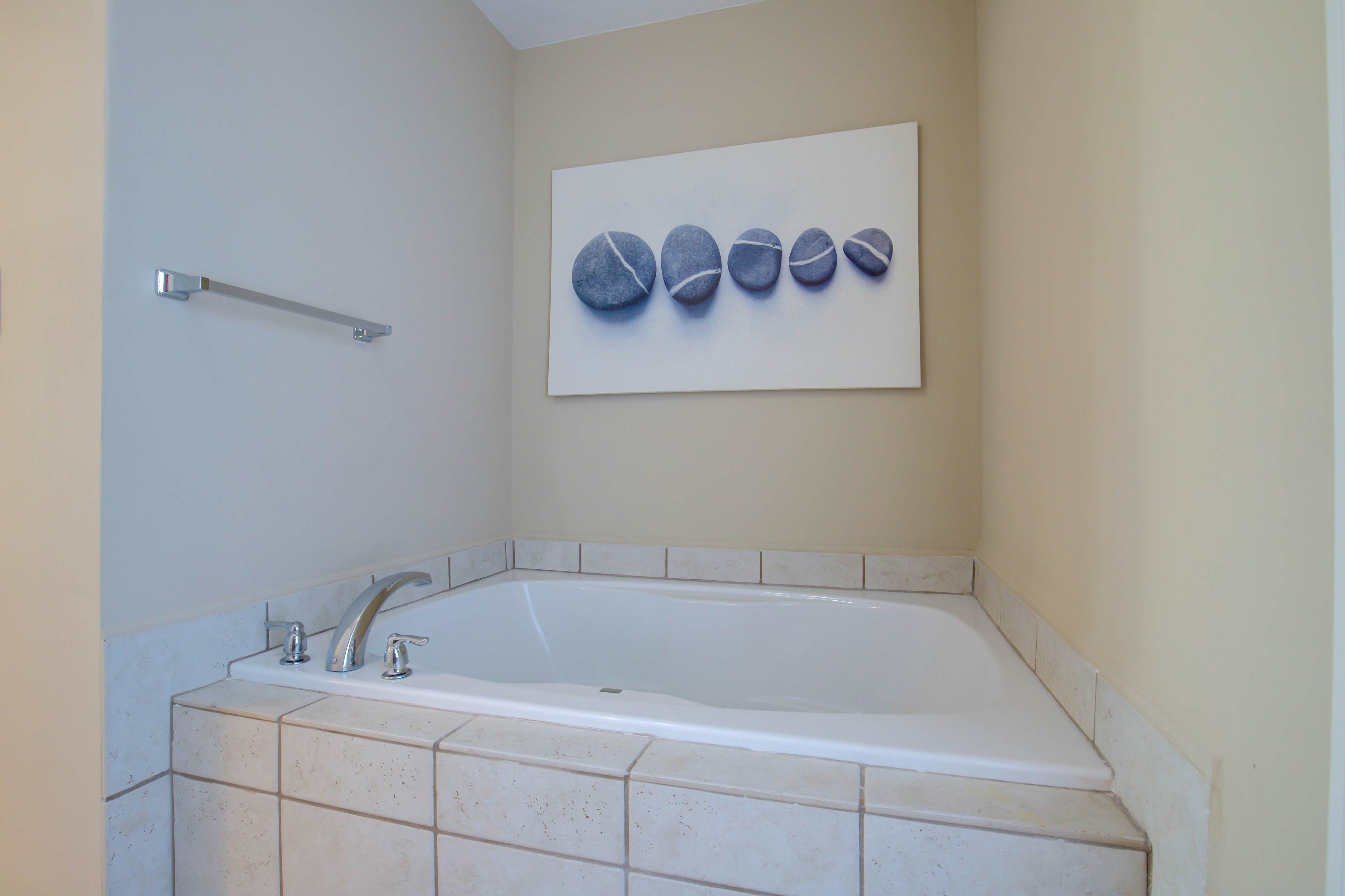 NTB0104 Swallows Nest