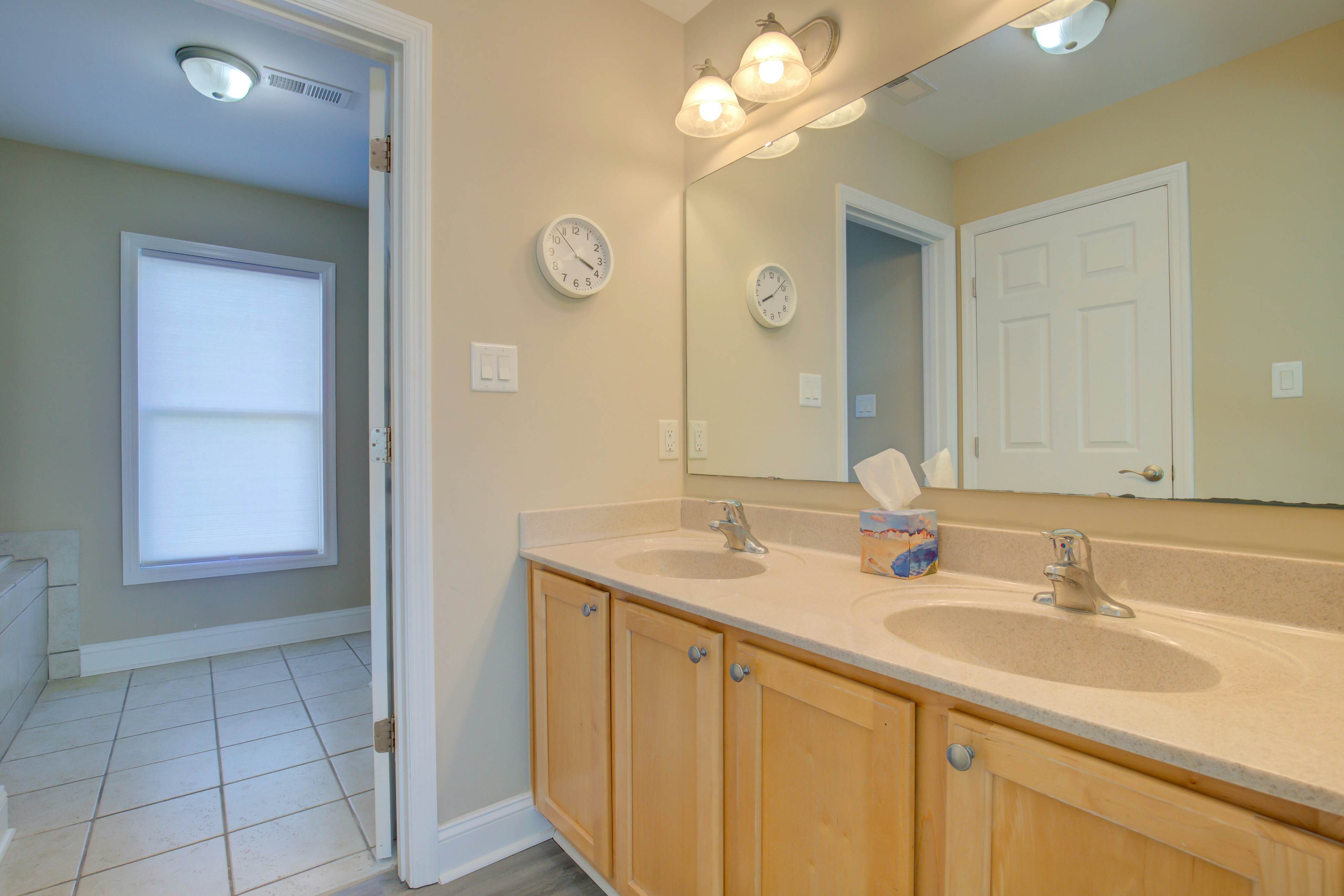 NTB0104 Swallows Nest