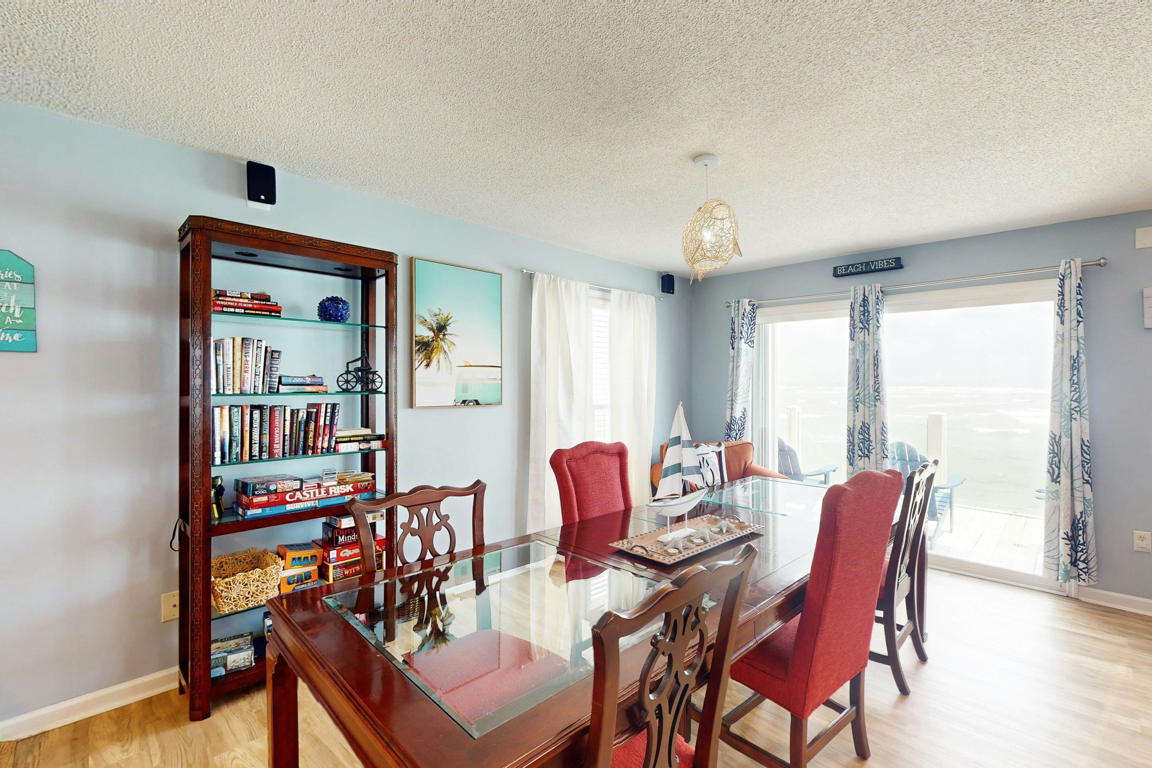 NTB2362 Lucky Shores