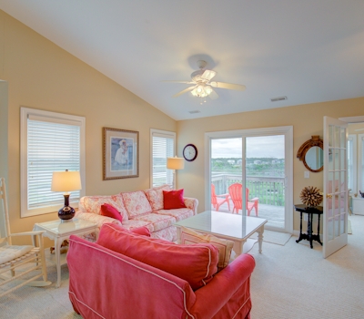 NTB215 Peachy Pinella