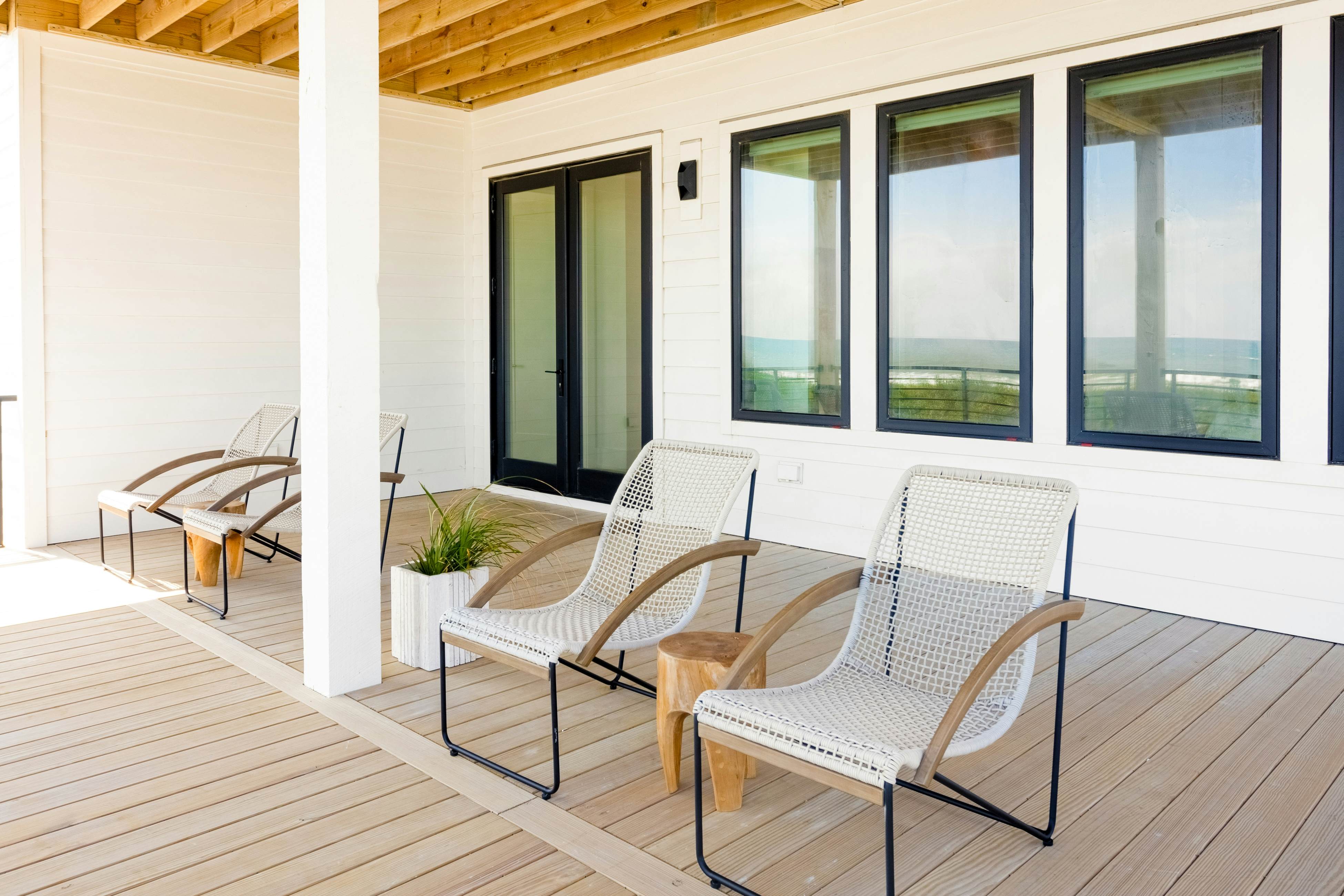 NTB604 White Lotus - Beachfront Edition