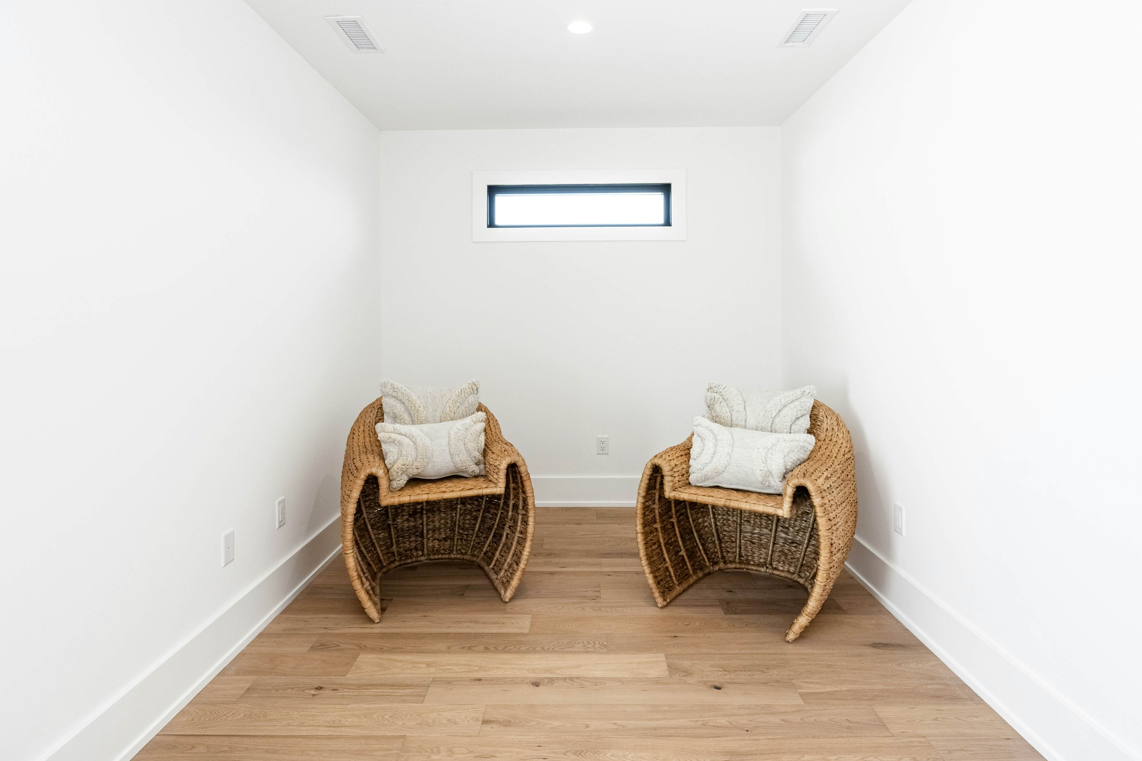 NTB604 White Lotus - Beachfront Edition