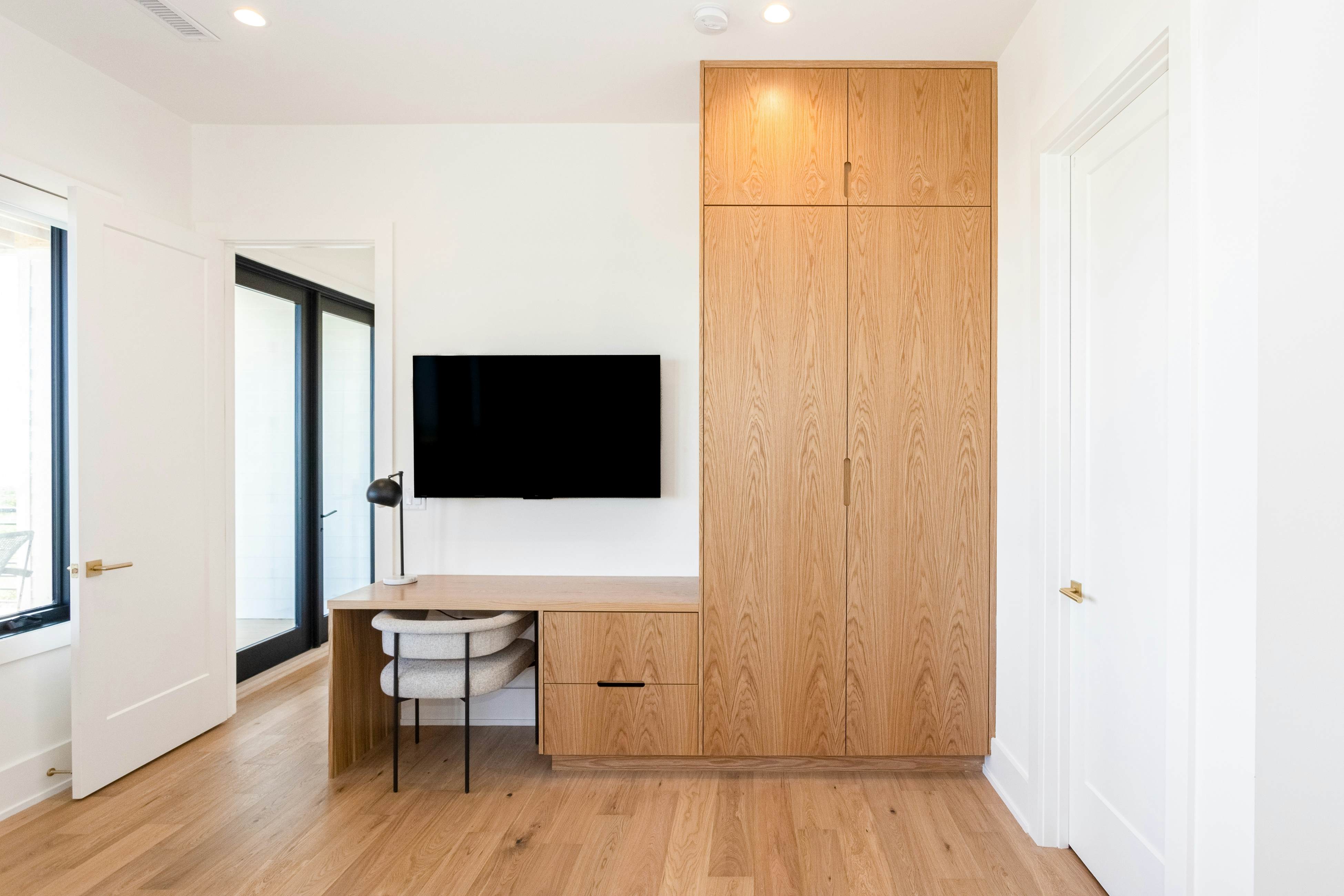 NTB604 White Lotus - Beachfront Edition