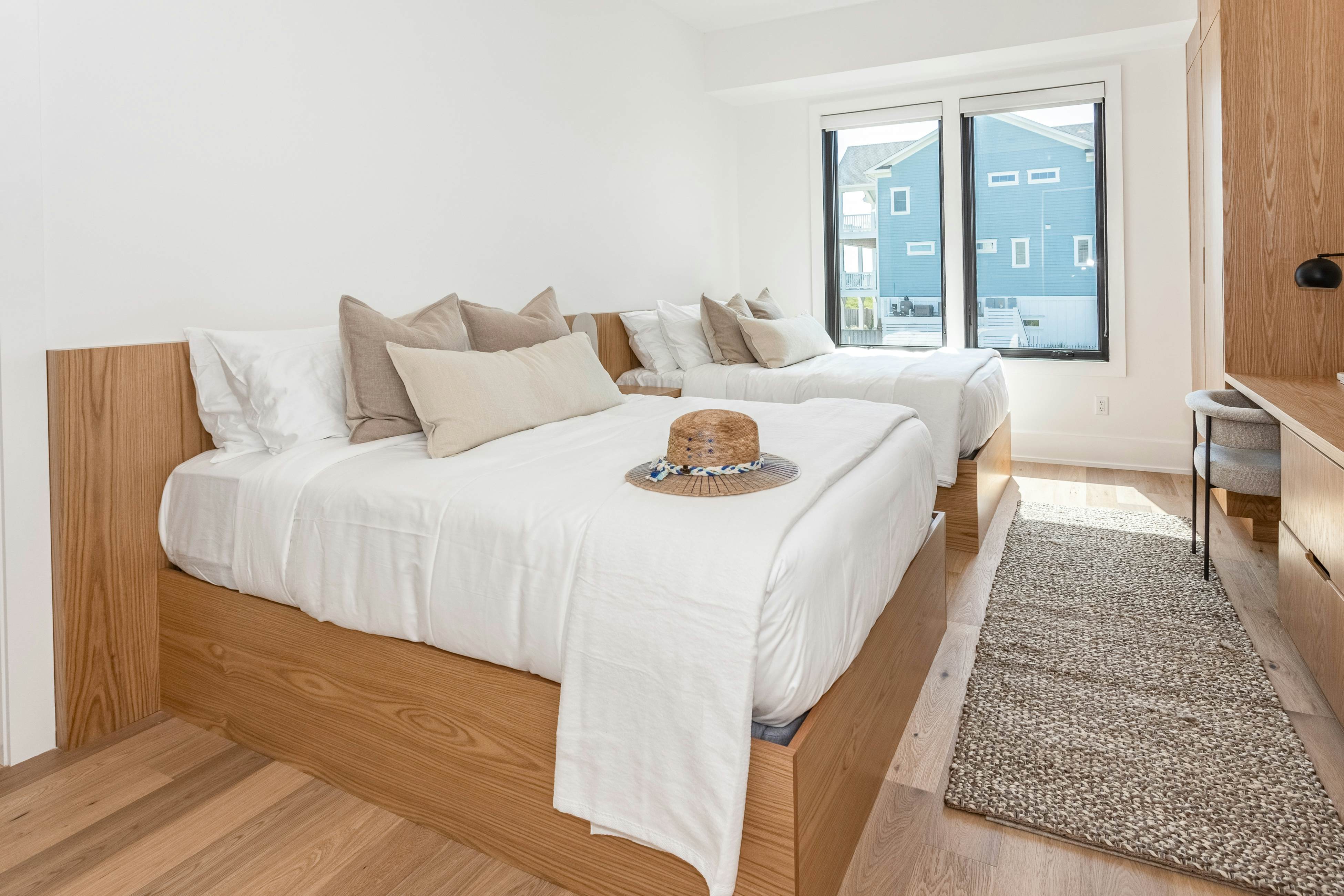 NTB604 White Lotus - Beachfront Edition