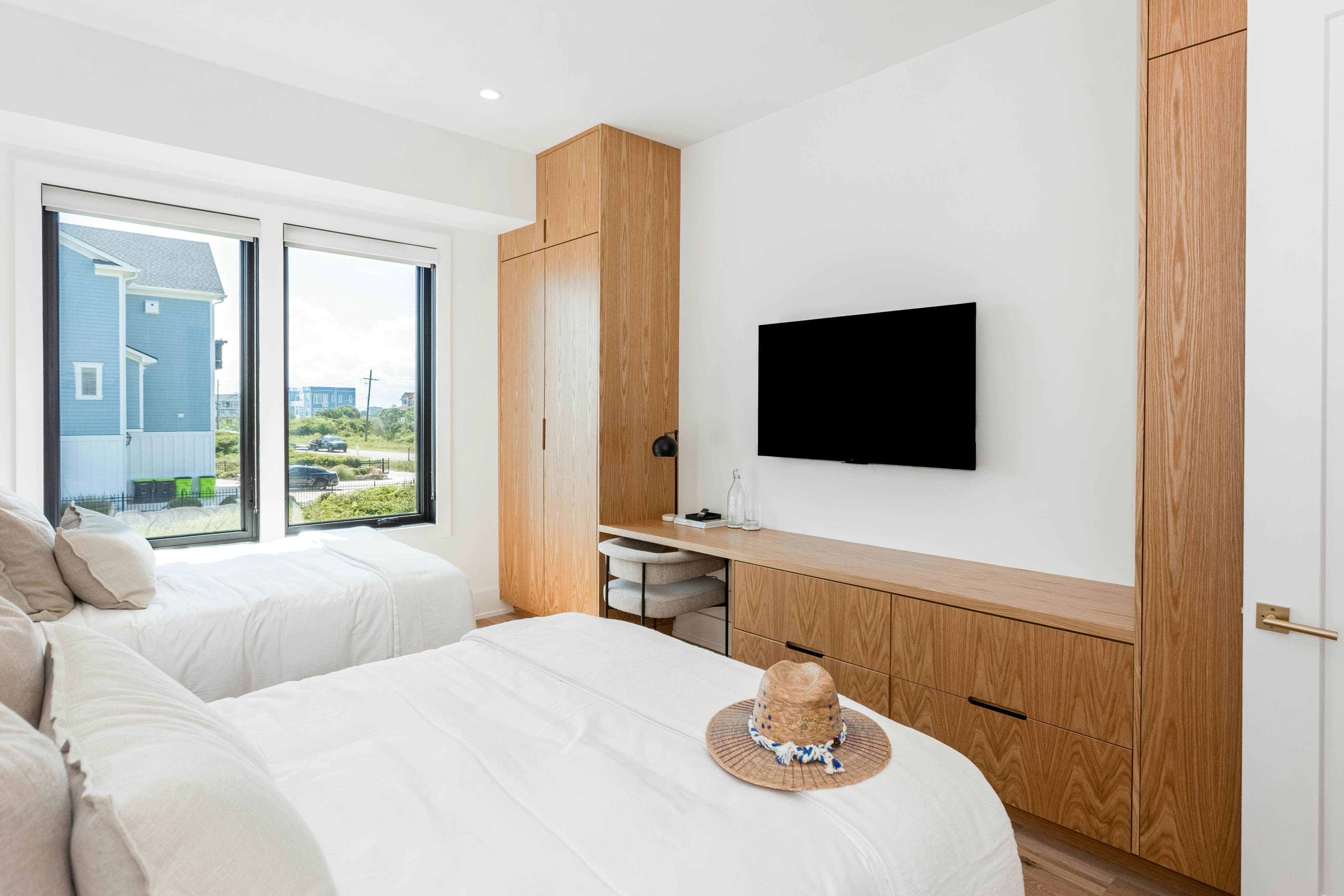 NTB604 White Lotus - Beachfront Edition