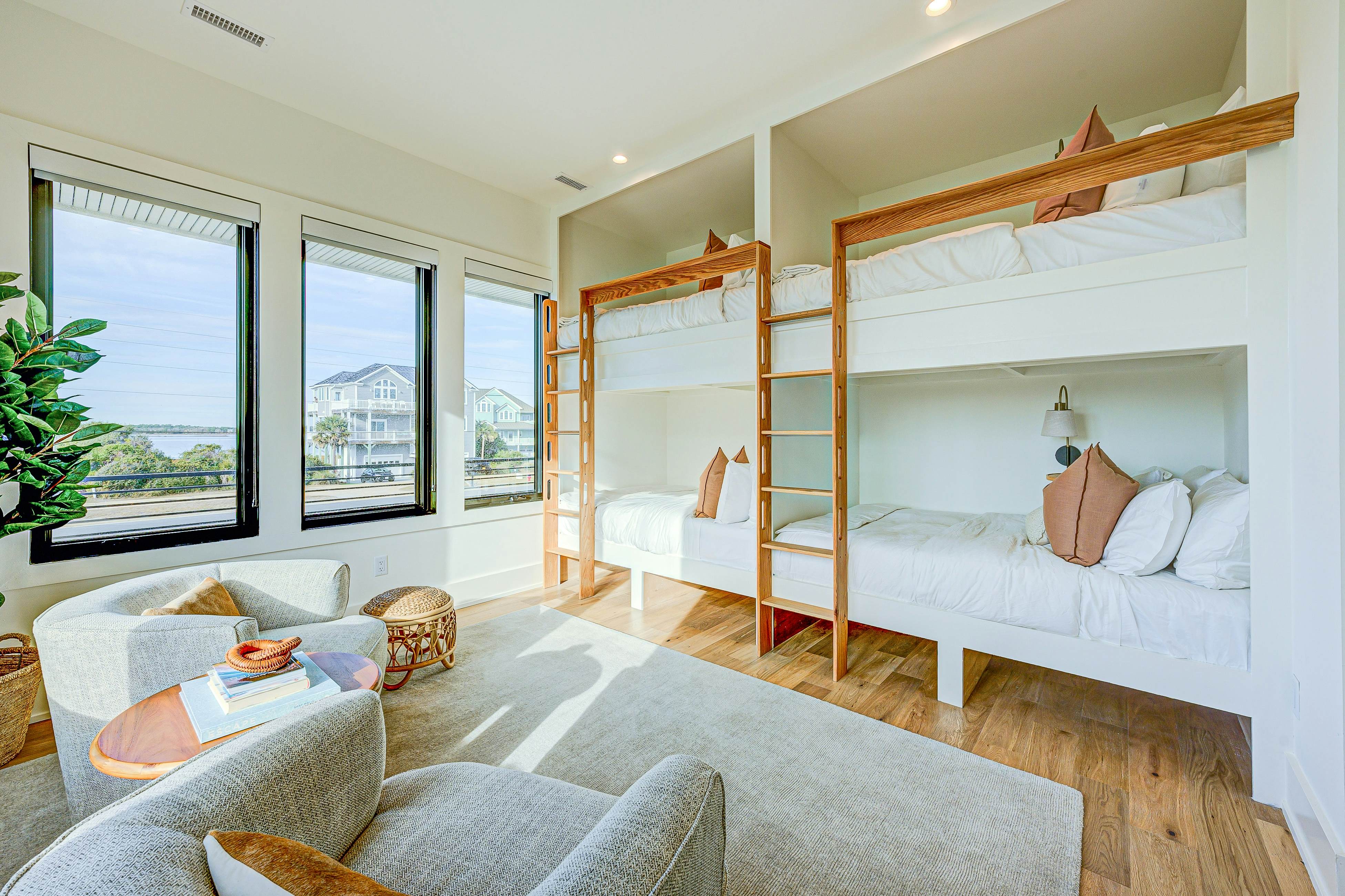 NTB604 White Lotus - Beachfront Edition