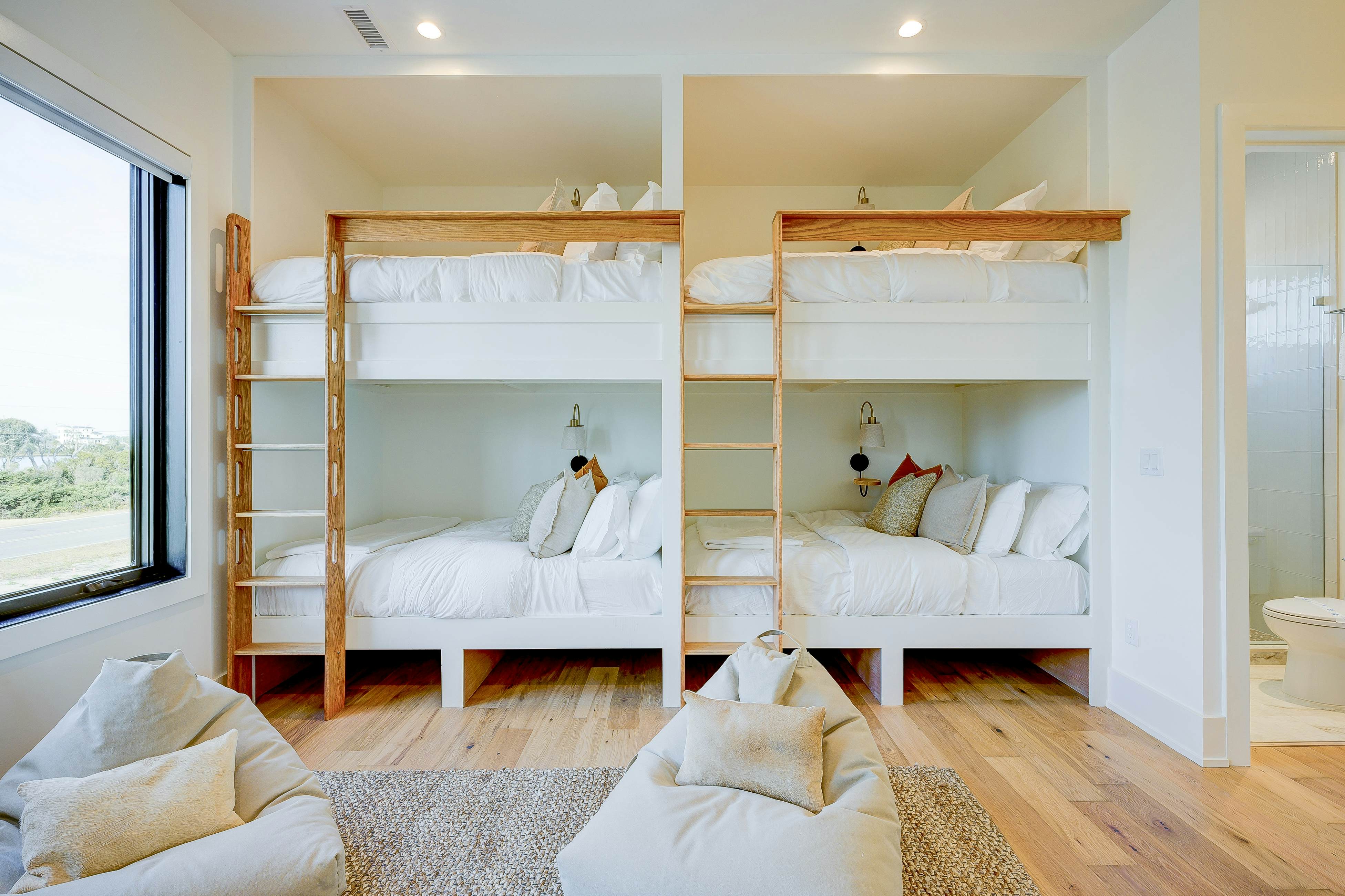 NTB604 White Lotus - Beachfront Edition