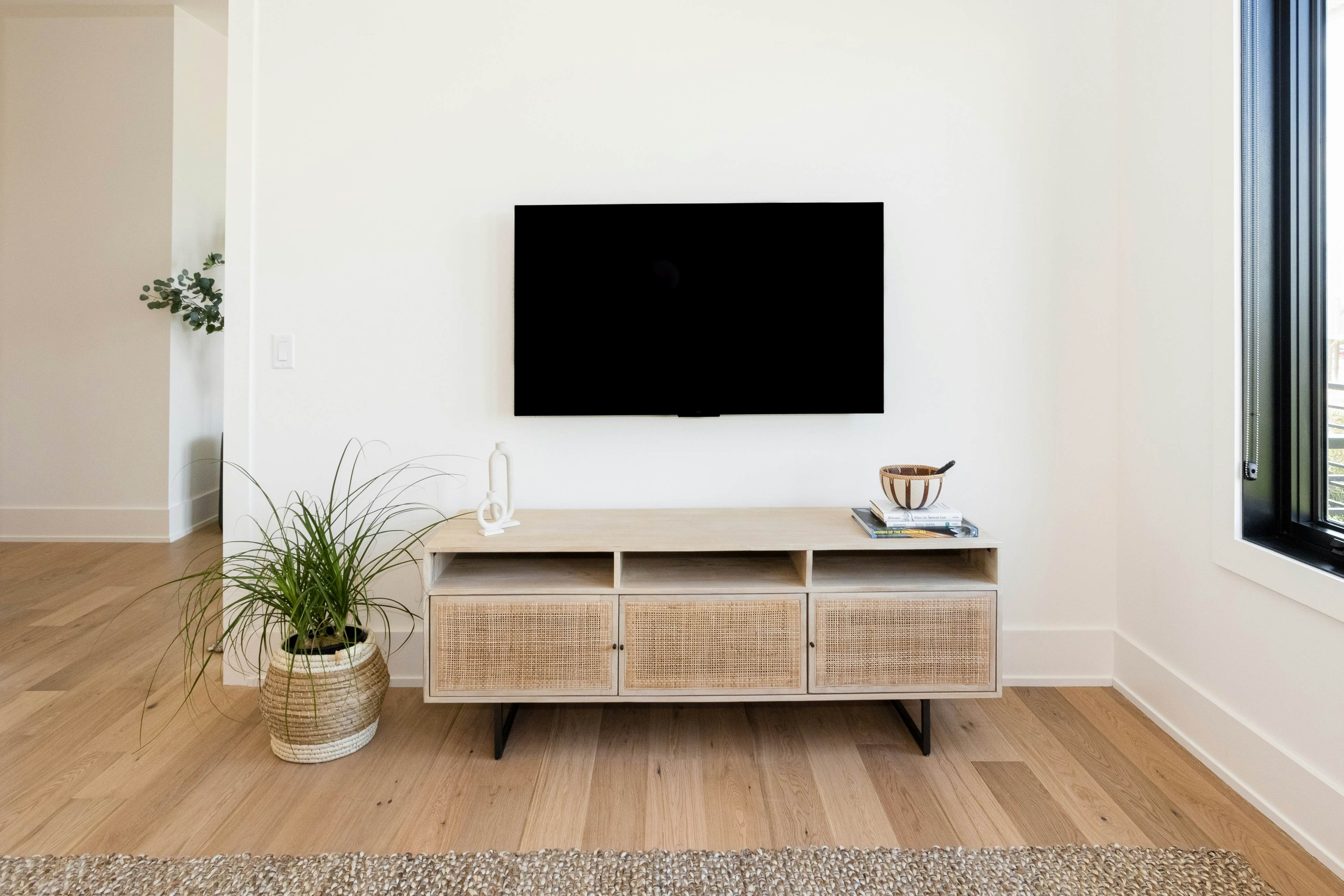 NTB604 White Lotus - Beachfront Edition