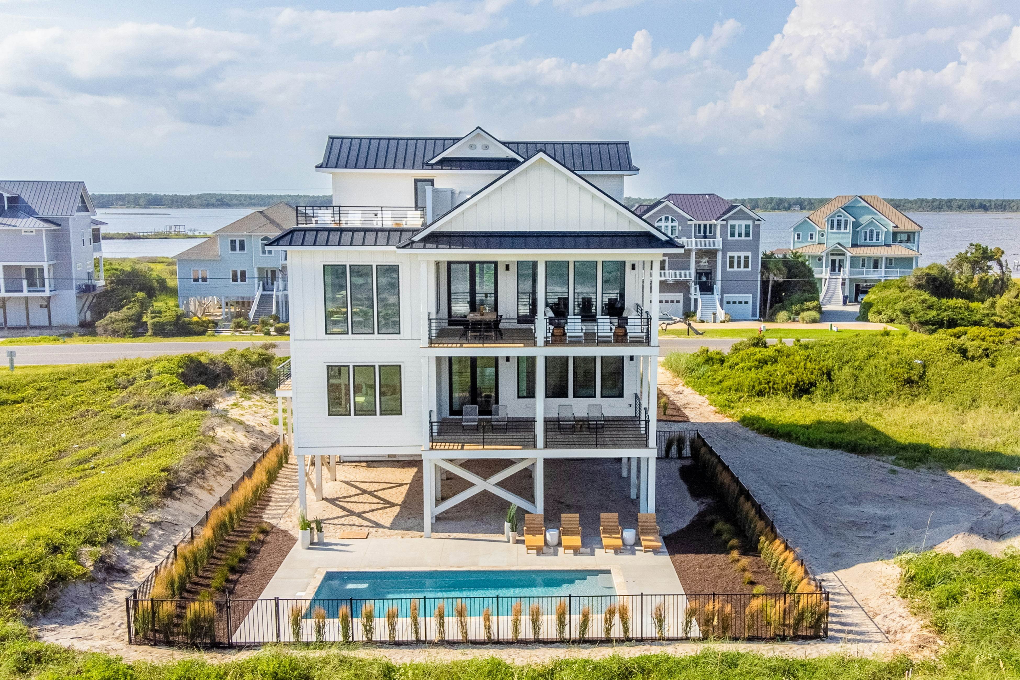 NTB604 White Lotus - Beachfront Edition