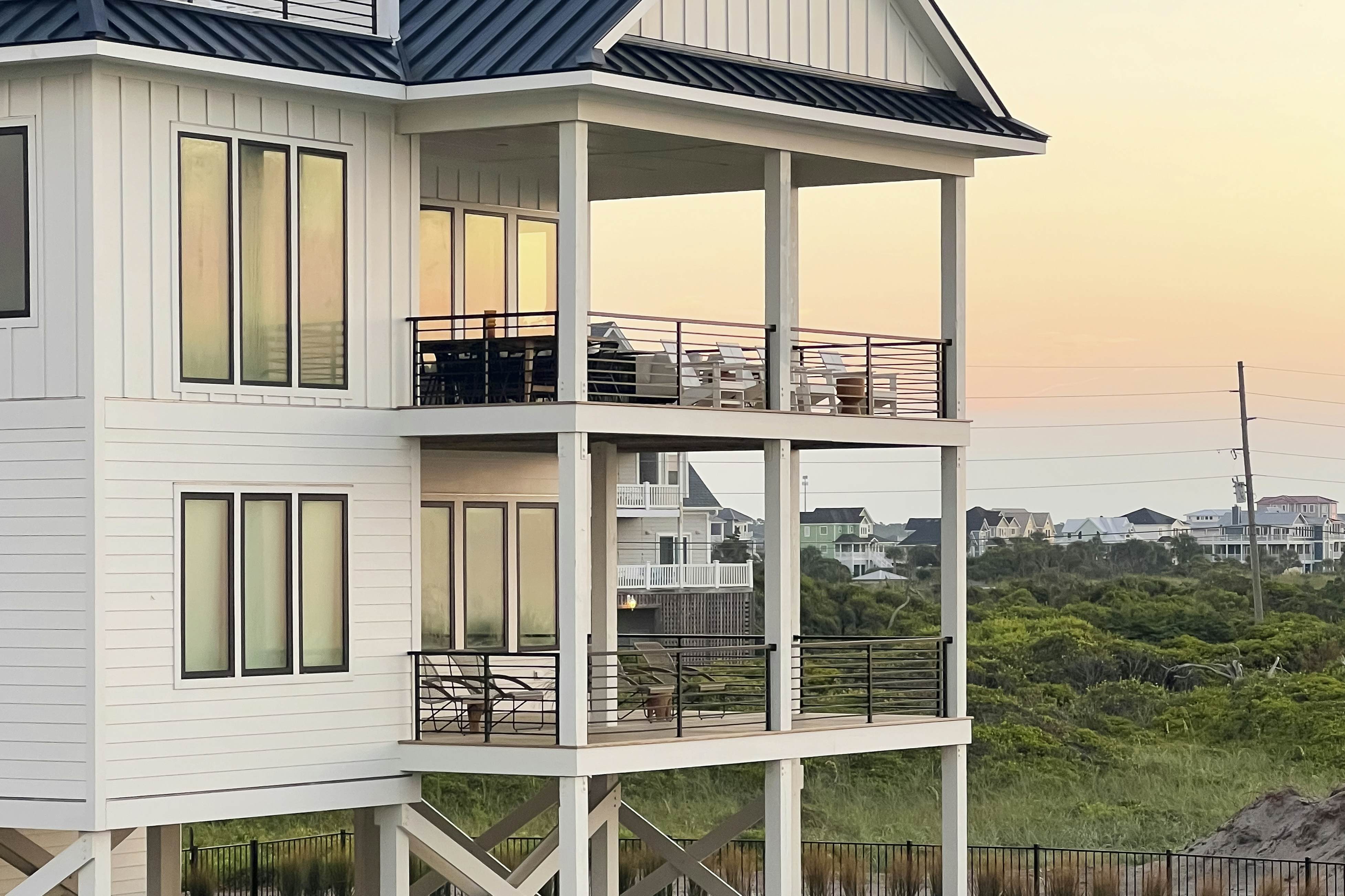 NTB604 White Lotus - Beachfront Edition