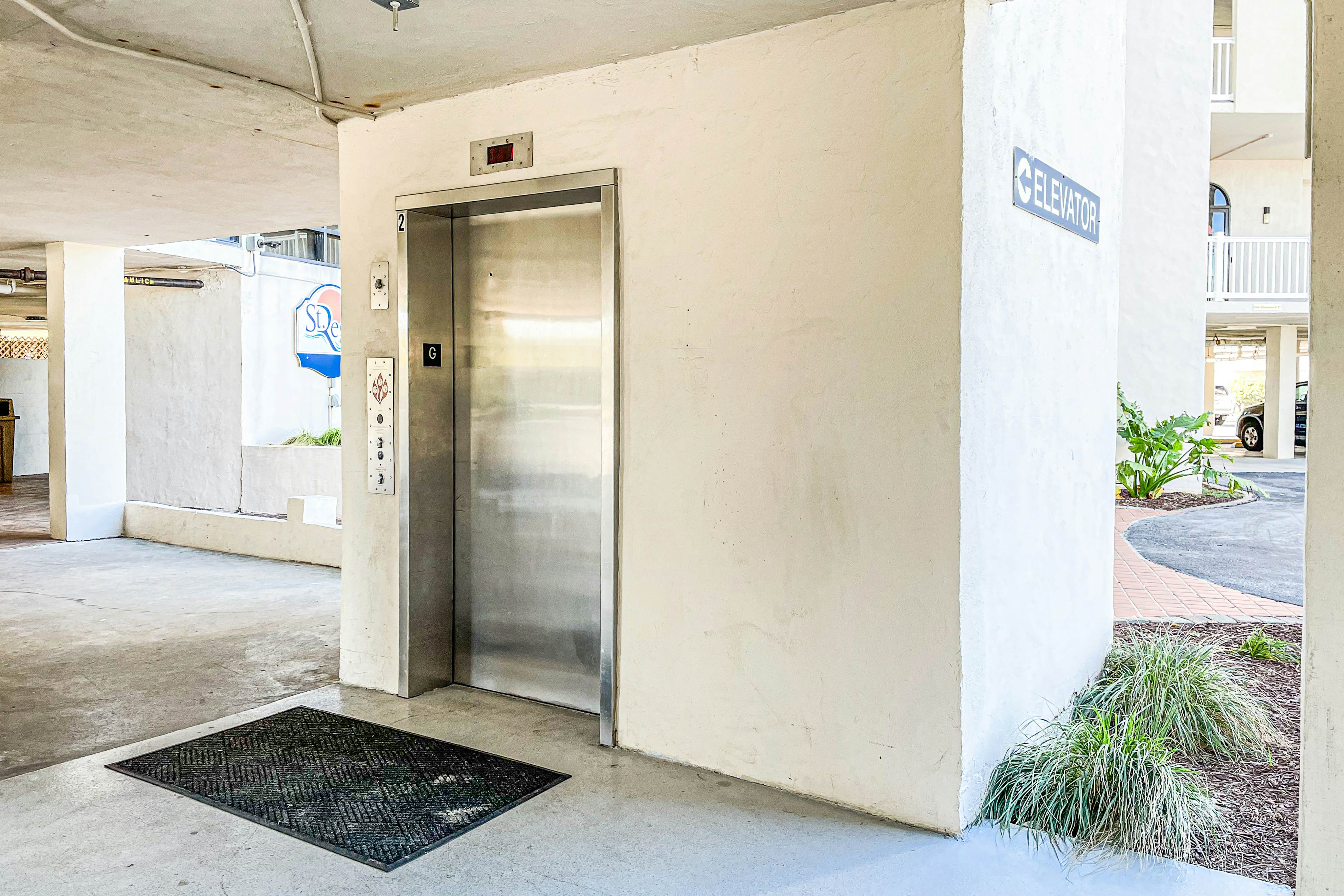 NTBSR3402 St Regis 3402- New River Retreat