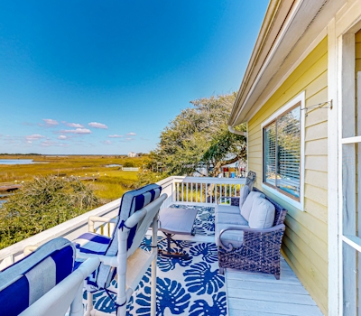 NTB1867 A Place Between the River and Sea