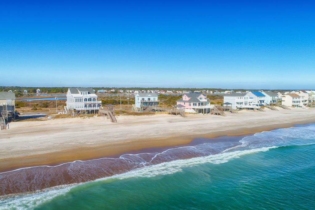 Oceanfront home with great views, central AC, washer/dryer, beach access