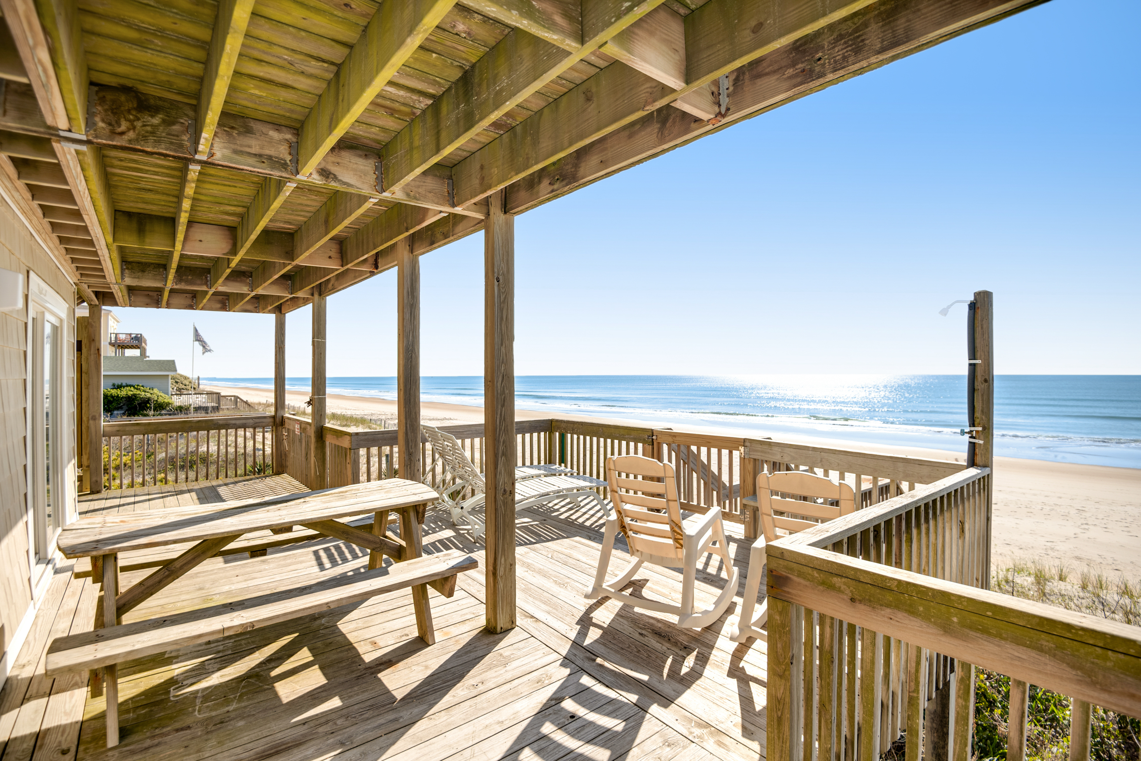 Stunning beachfront home with ocean views & outdoor shower - dog-friendly