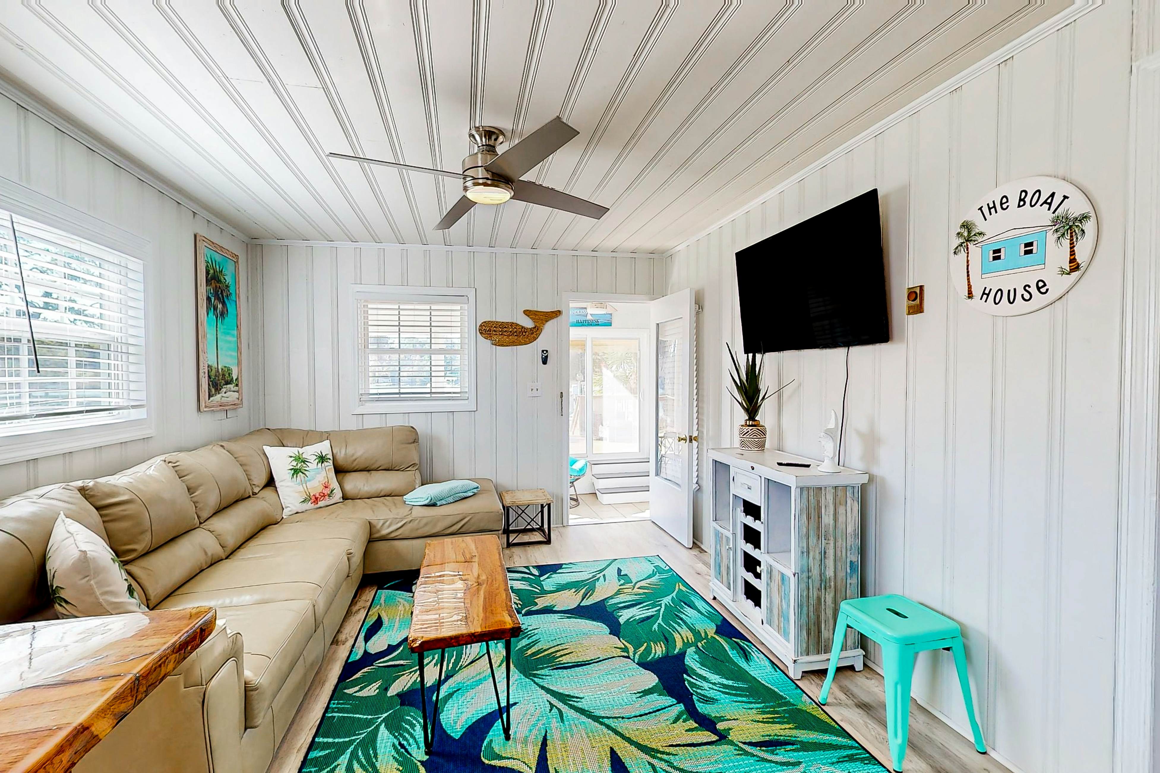 SF112 The Boat House