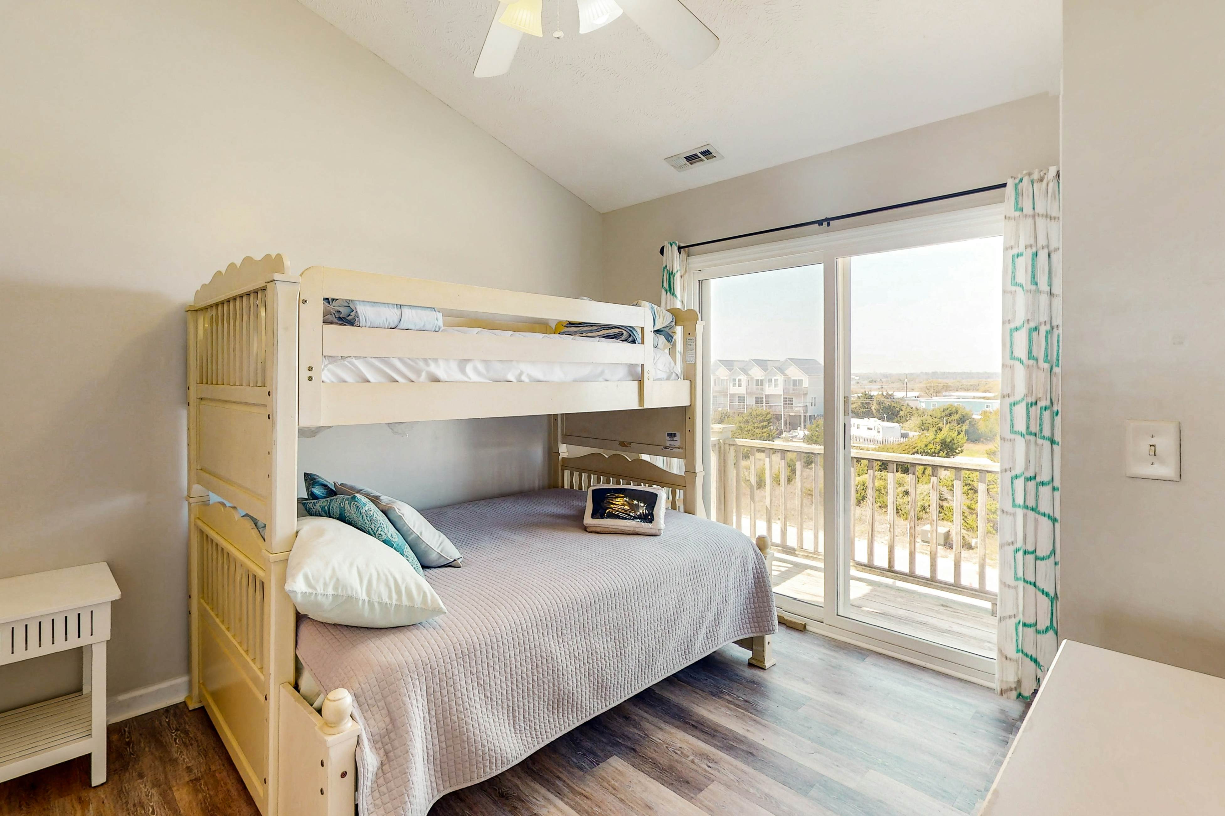 SC726 Sandcastle Sunrise