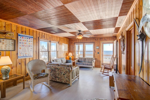 Original Surf City dog-friendly cottage steps from ocean with plenty of parking