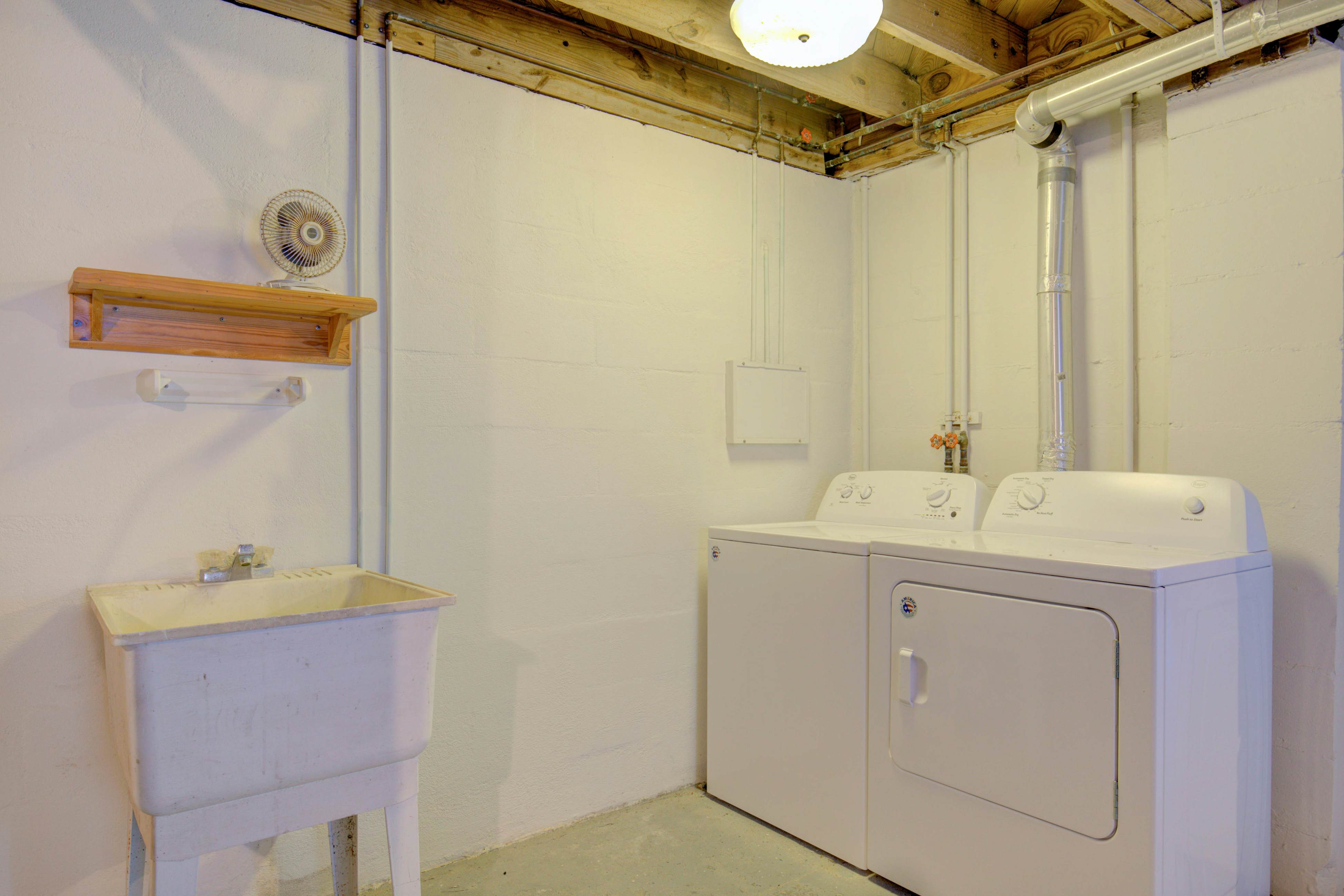 SC1120 Tommy and Dees