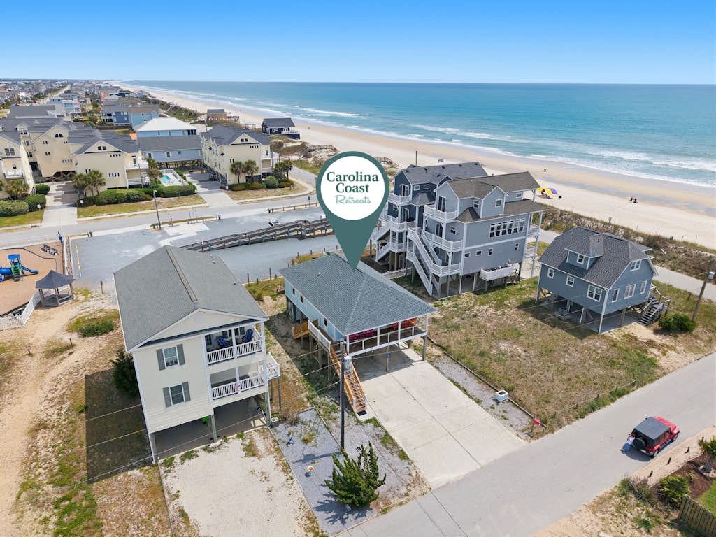 Bright coastal getaway in Surf City with ocean views & a quick walk to beach access!