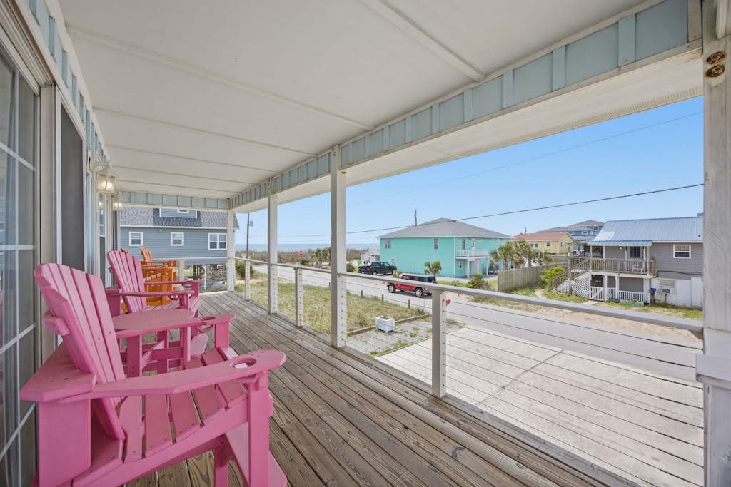 Bright coastal getaway in Surf City with ocean views & a quick walk to beach access!