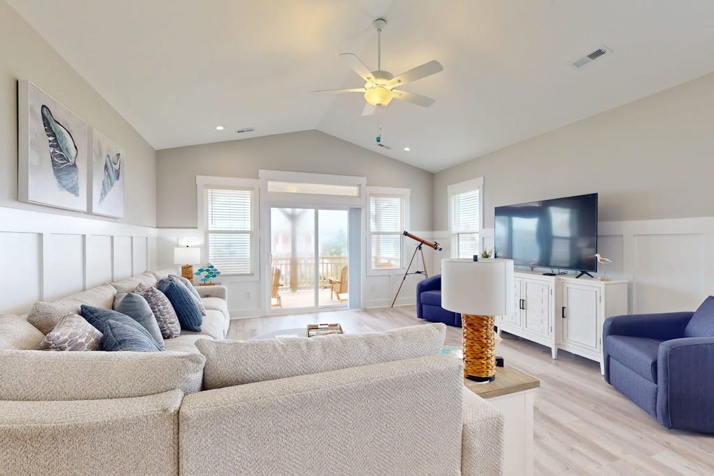 Oceanview home with close proximity to the beach w/balcony