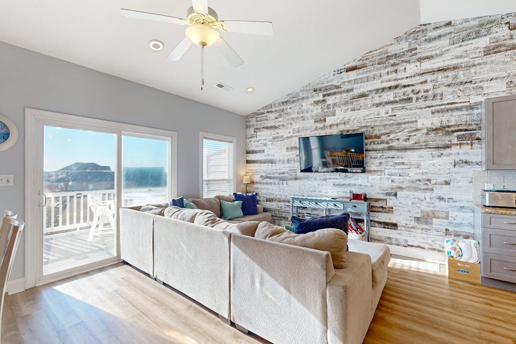 Charming Ocean View Townhome in Surf City – Steps to the Beach, Community Pool & Dog-Friendly!