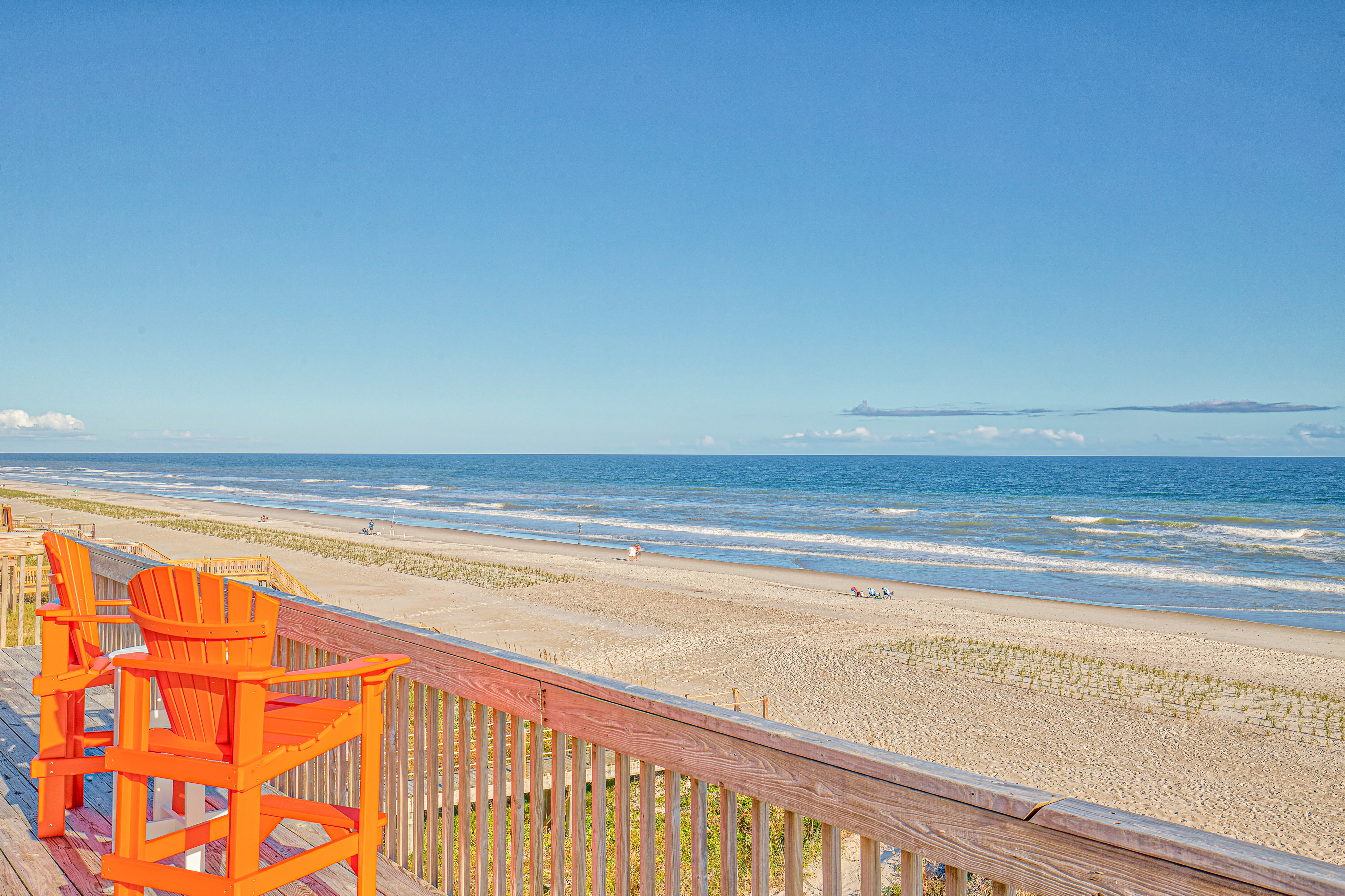 Beachfront home with direct beach access, outdoor shower, ocean views, AC