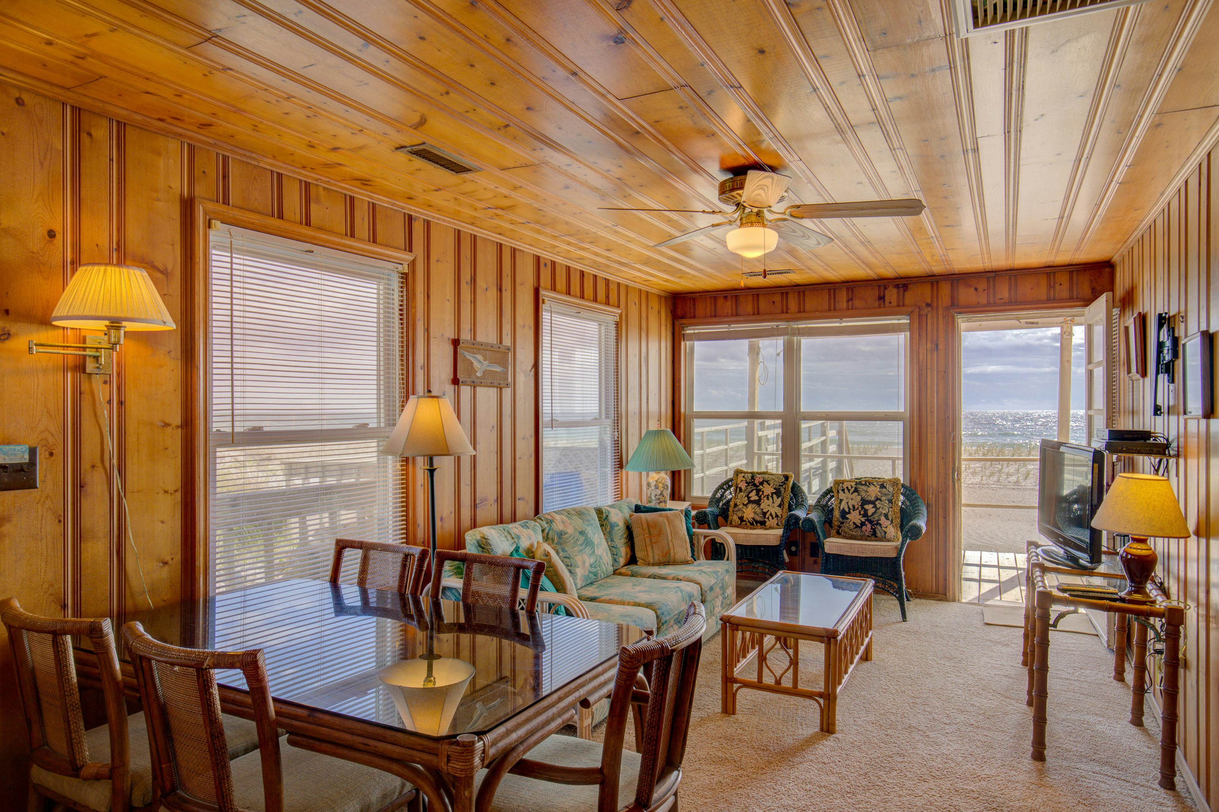 TB1419 Gresham - Topsail Beach