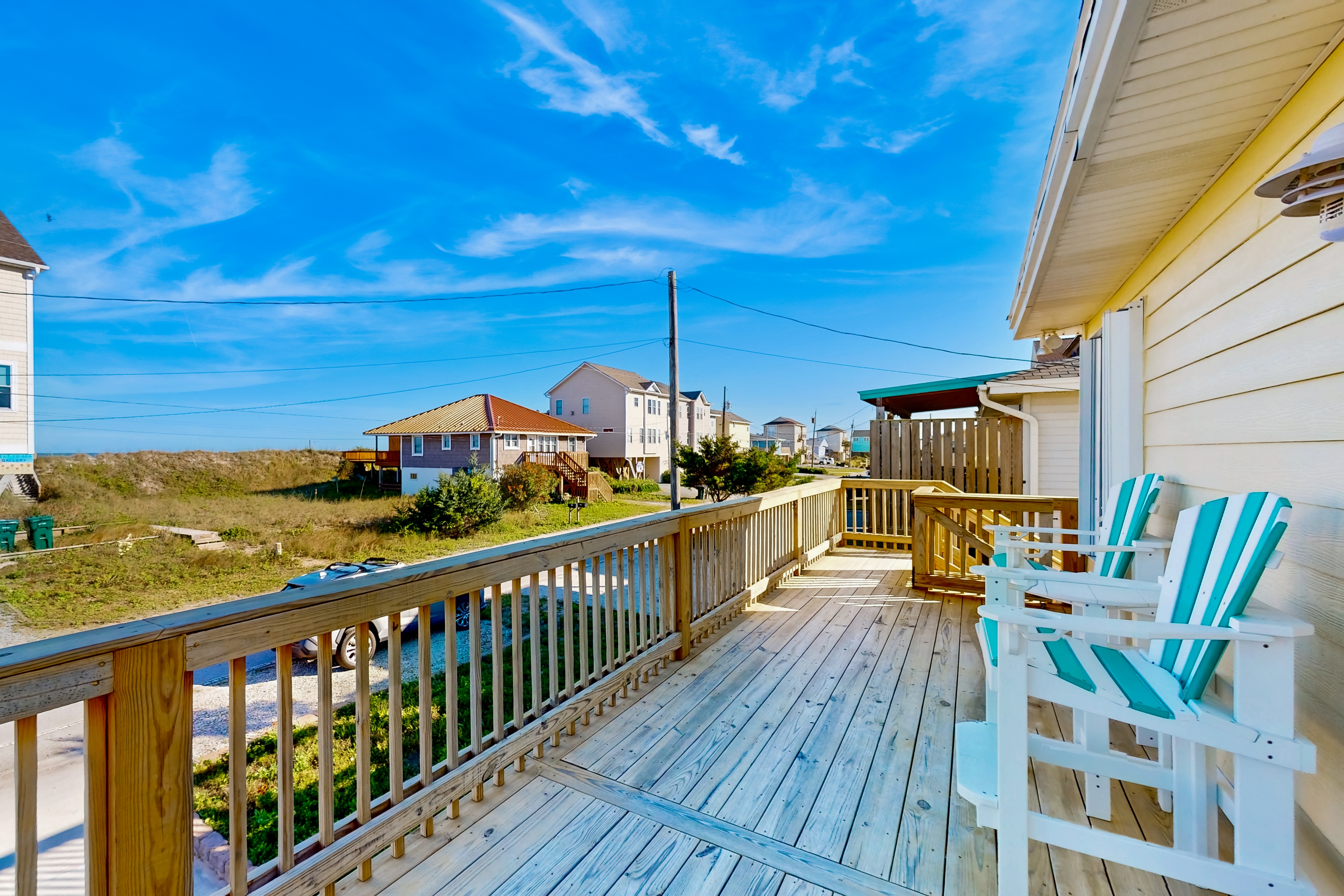Oceanview home with stunning views, balcony and beach access