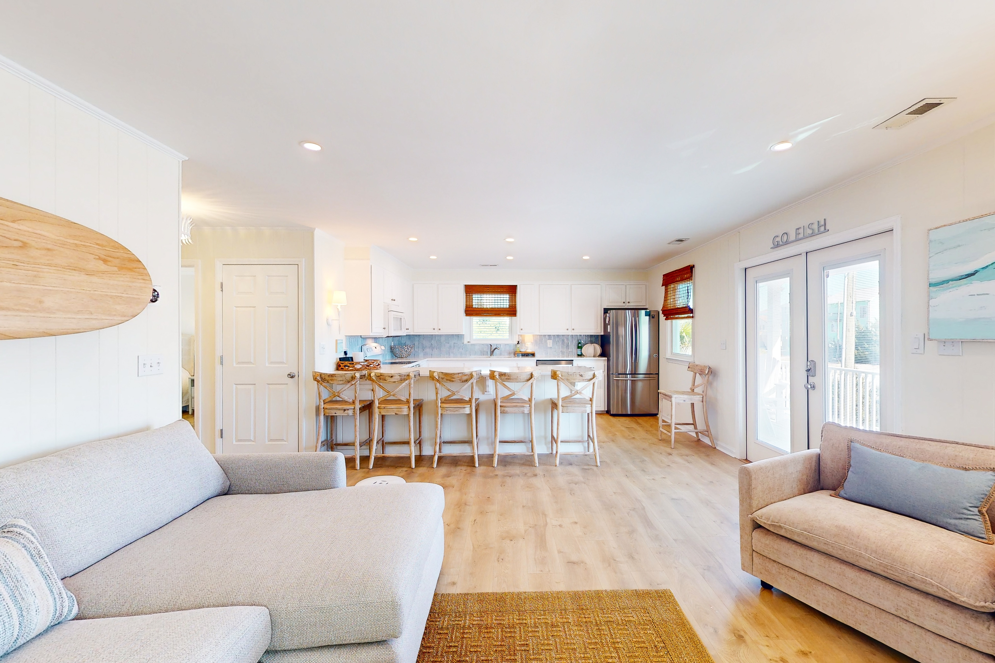 Dog-friendly coastal home close to beach and local attractions