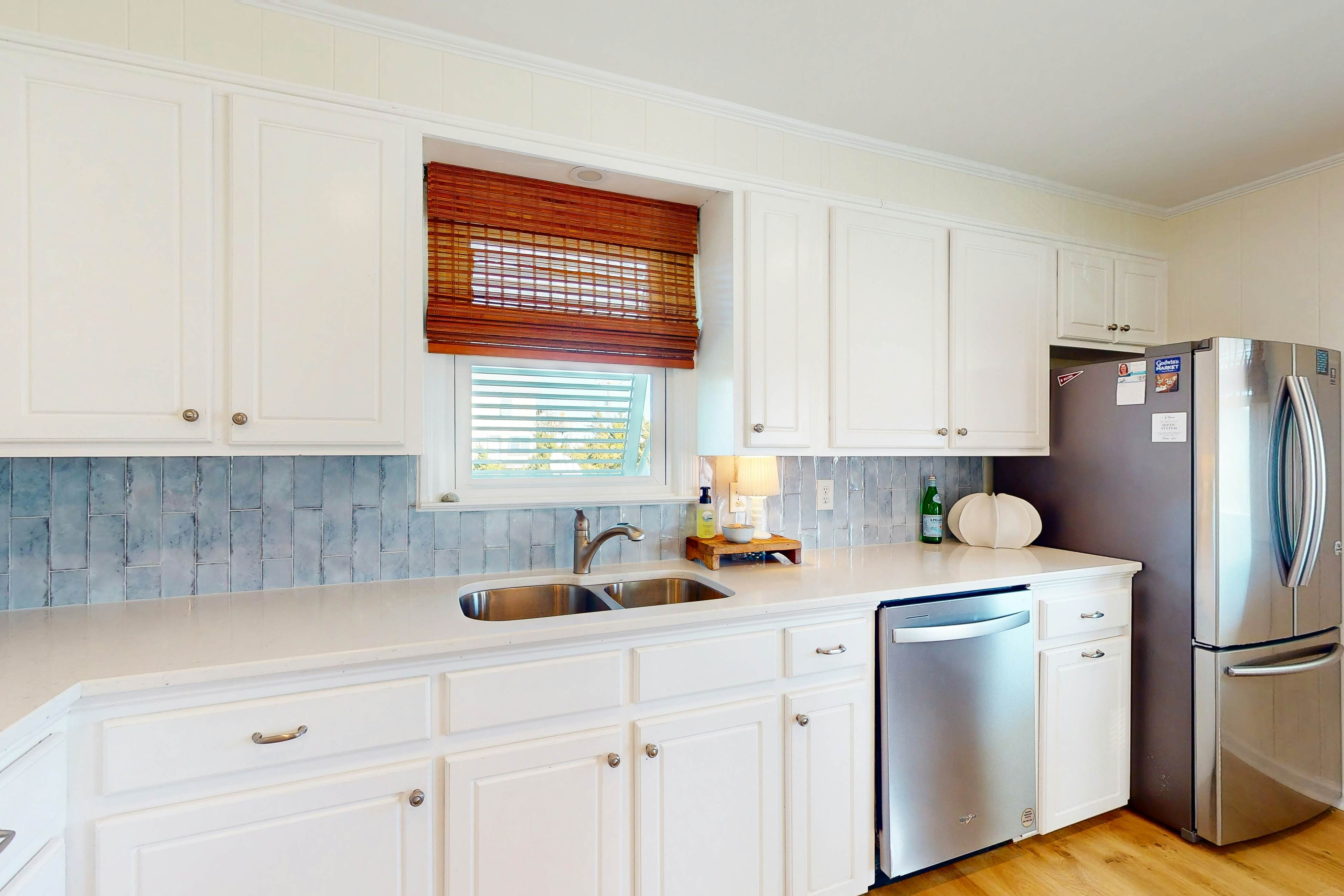 TB1514 The Go Fish Cottage