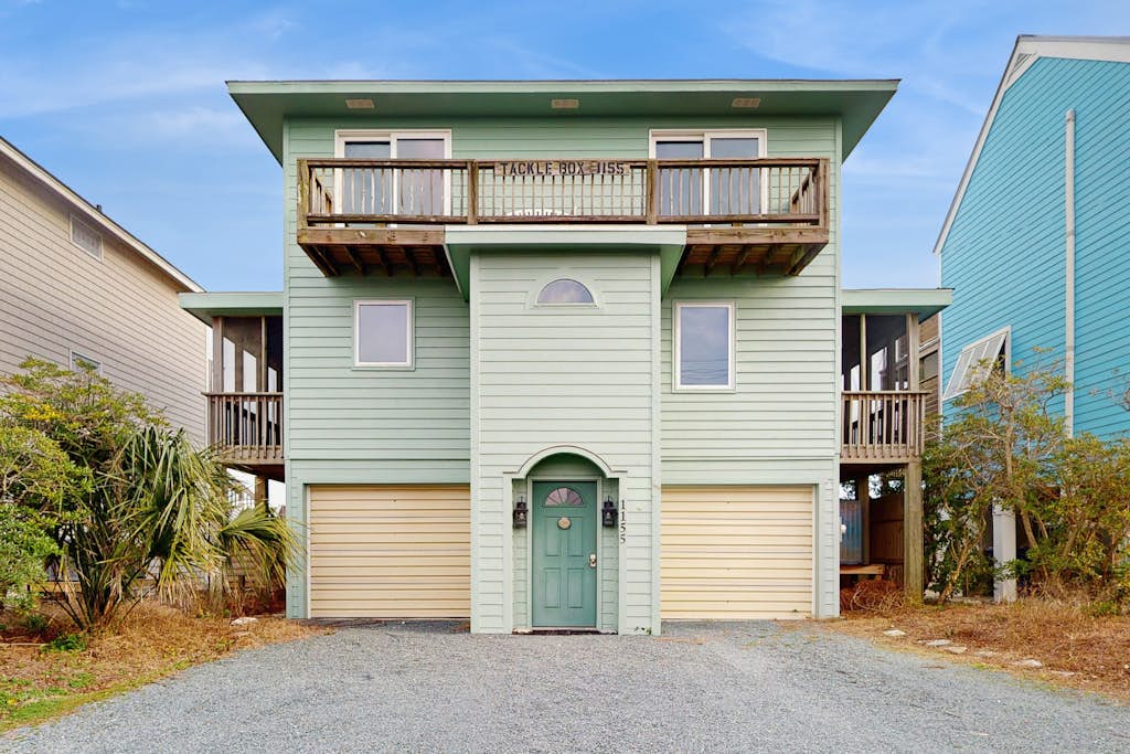 Oceanfront cottage with direct beach access and partial marsh views