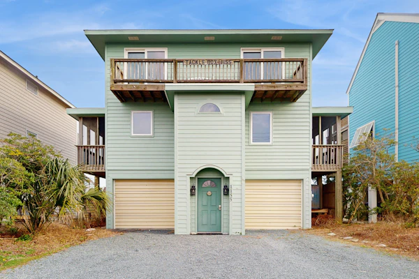 Oceanfront cottage with direct beach access and partial marsh views