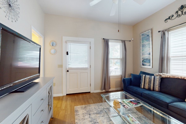 Windy Harbor House with WiFi, AC, kitchen, fenced yard, and grill