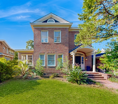 WI47 Historic Charmer