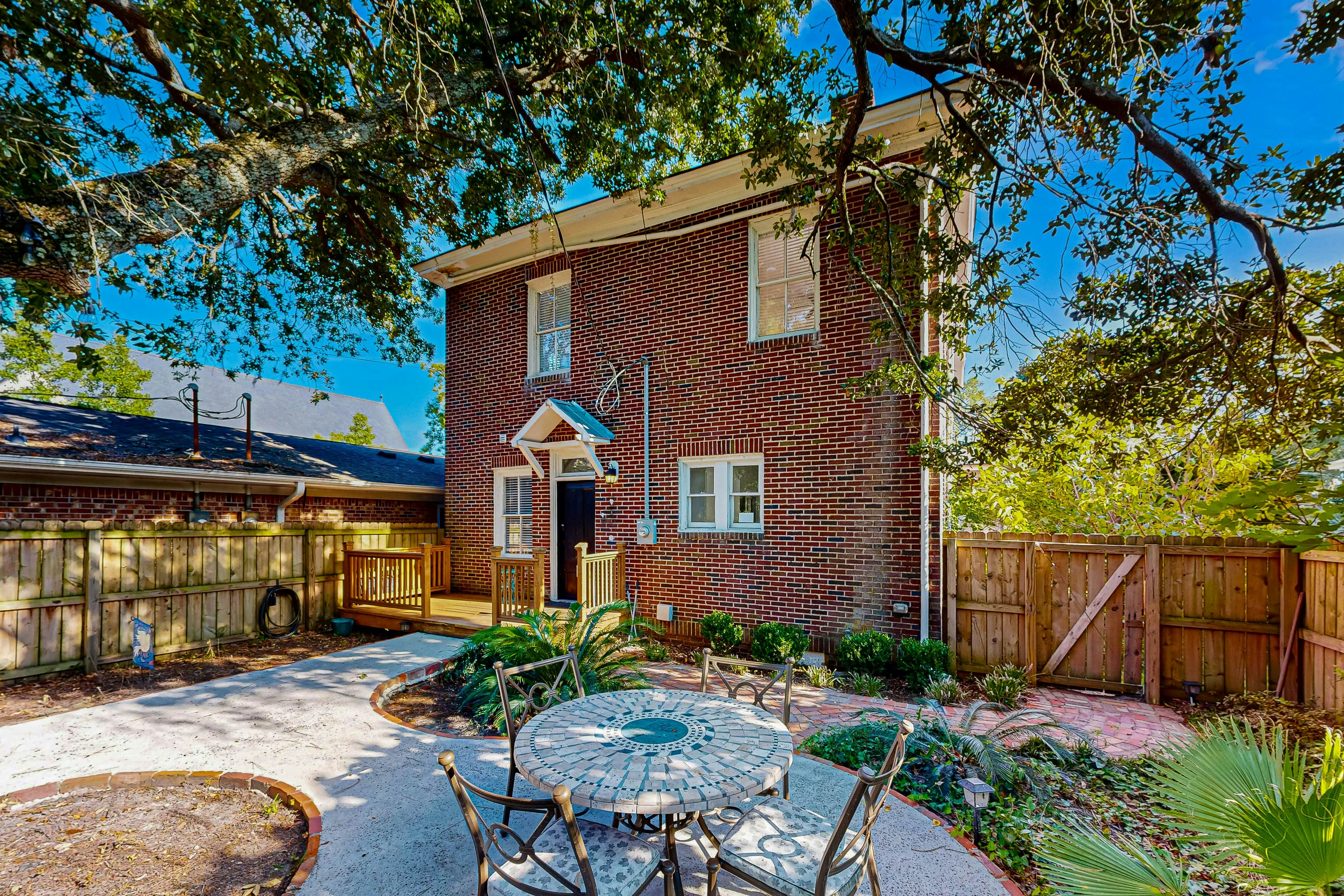 WI47 Historic Charmer