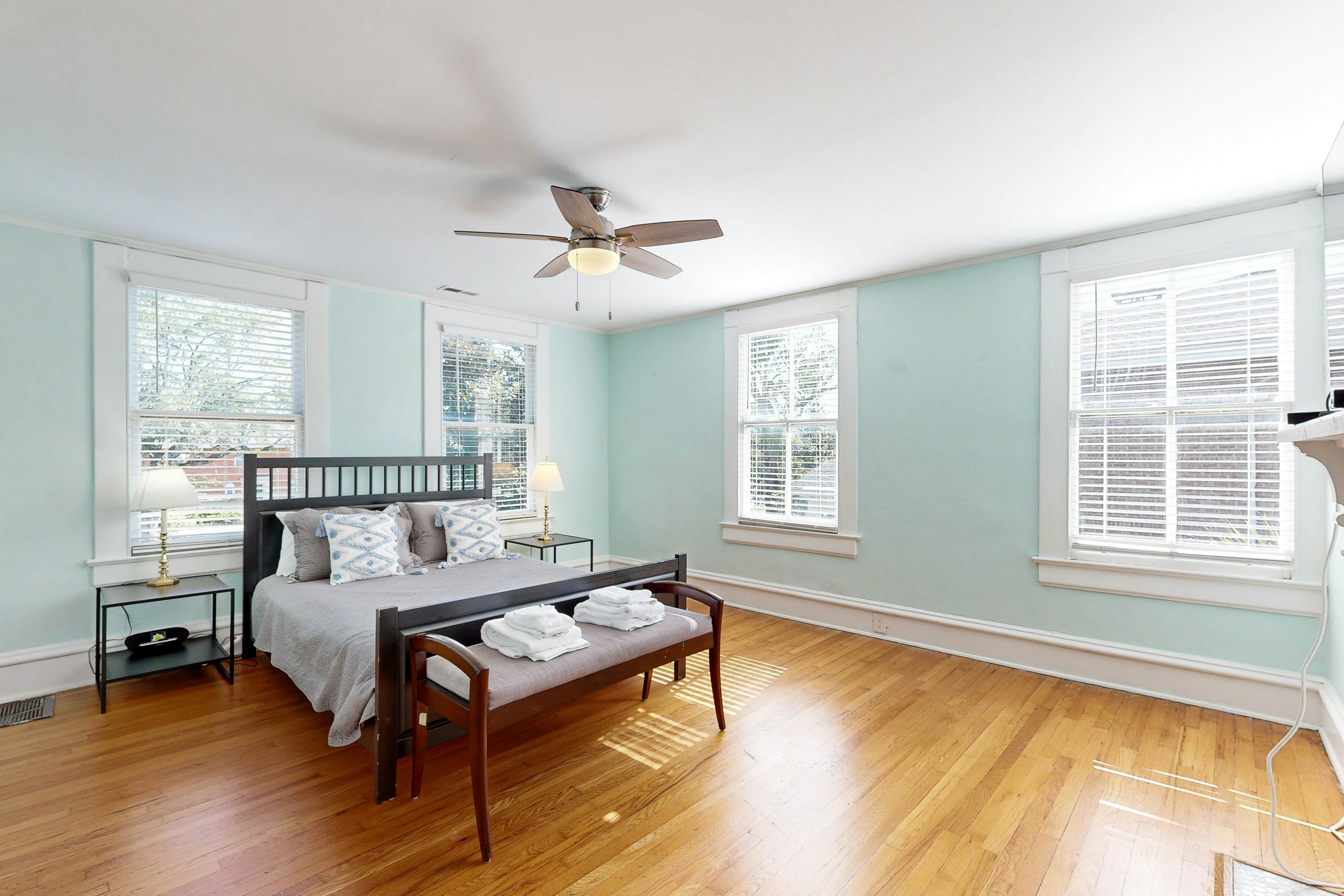 WI47 Historic Charmer