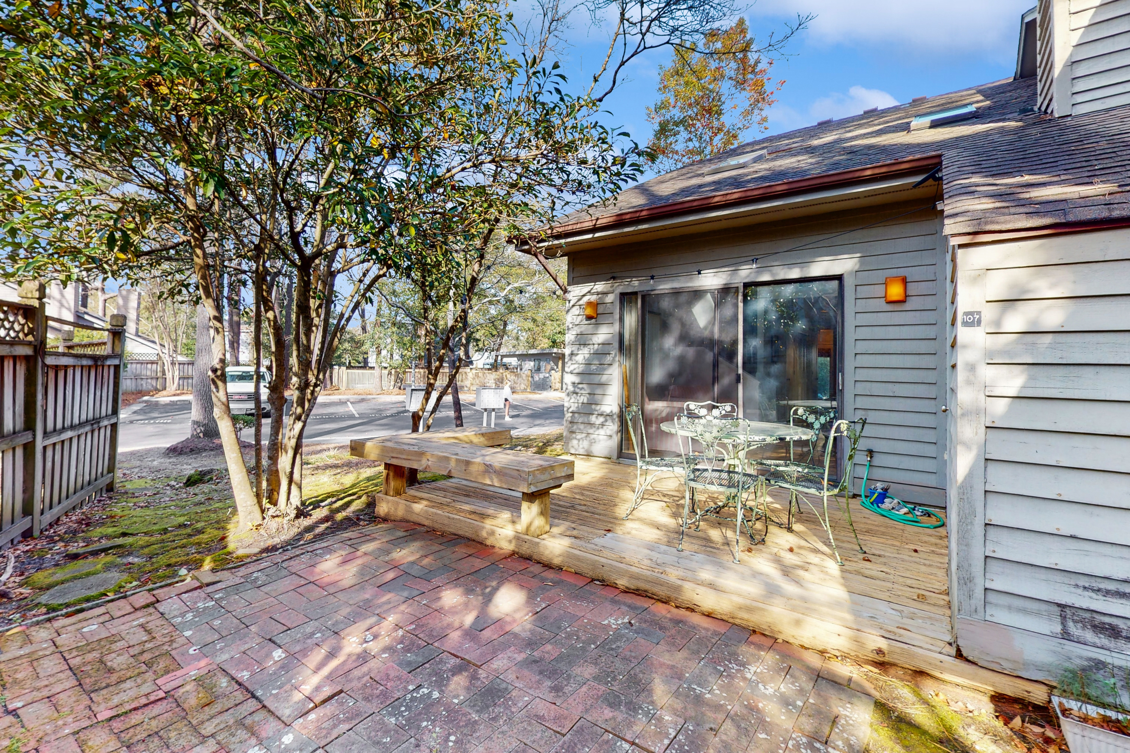 Beautiful townhome with pool, patio, Pack-N-Play, internet, W/D, & central AC