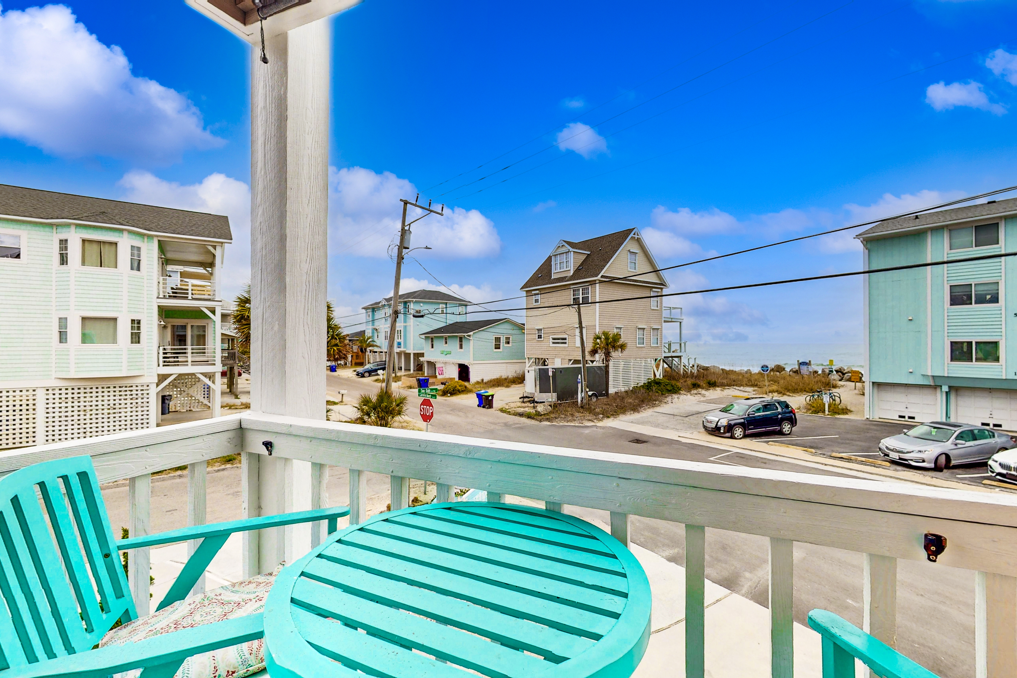 Cozy Carolina Condo | 2 Private Balconies & Pool | Short Walk to Beach